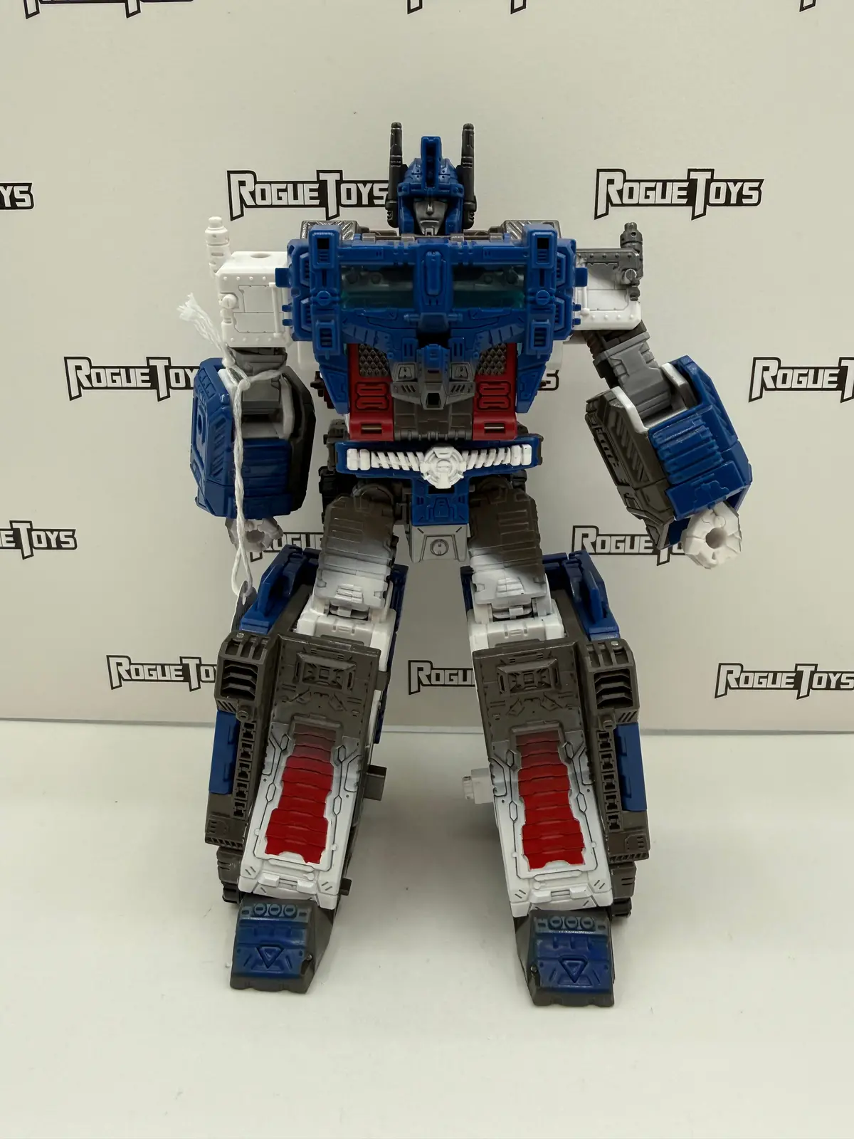 Hasbro Transformers War For Cybertron Netflix Ultra Magnus 1