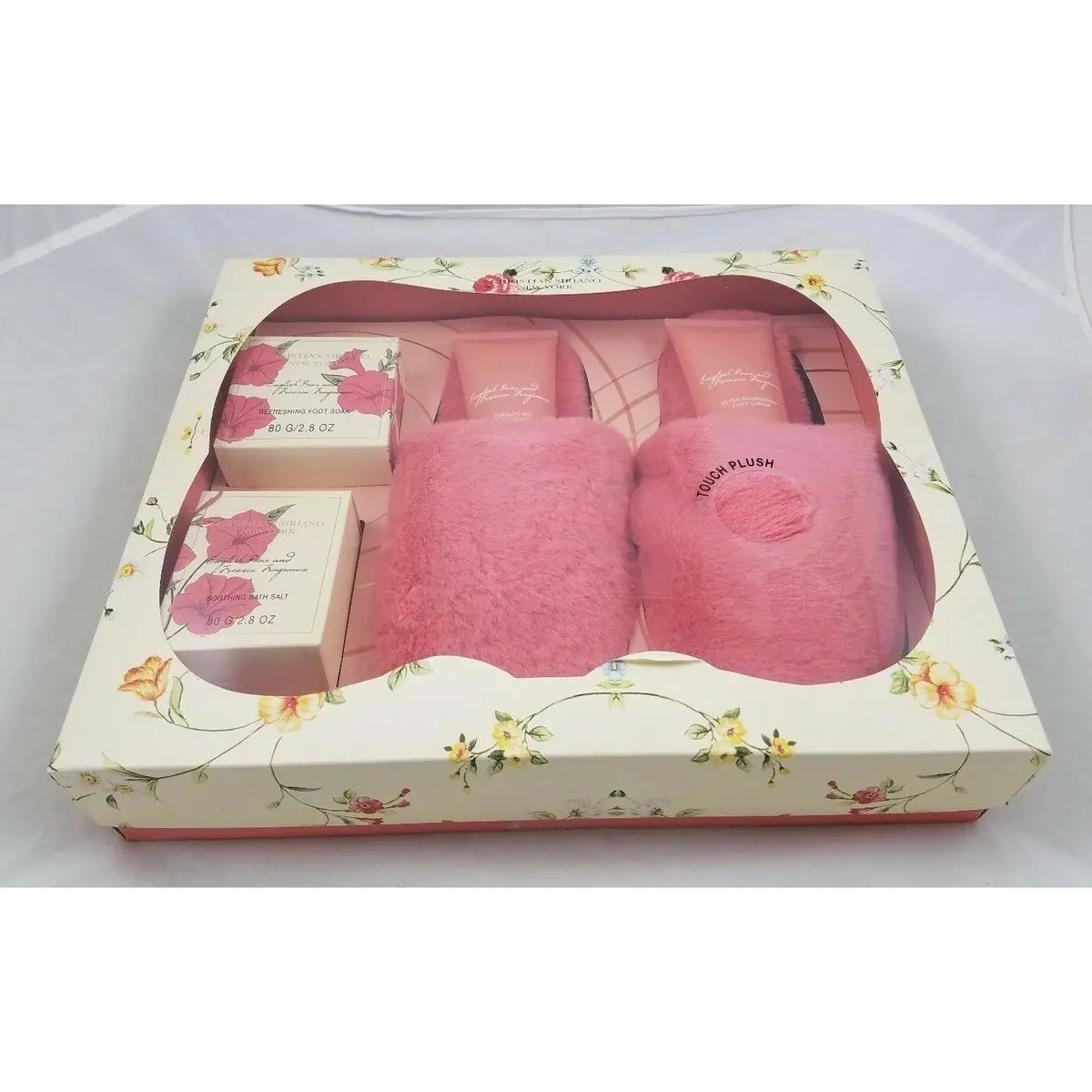 Christian Siriano New York English Pear & Freesia Bath Scrubs Gift Set Slippers 1