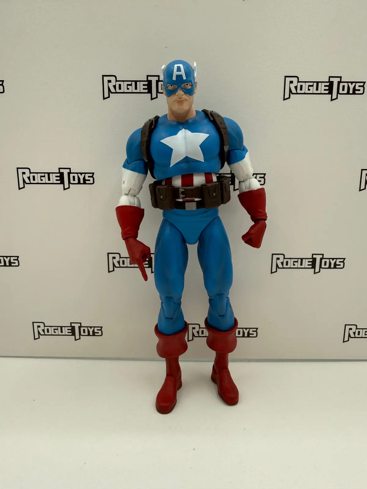 Diamond Select Toys Marvel Select Captain America 1