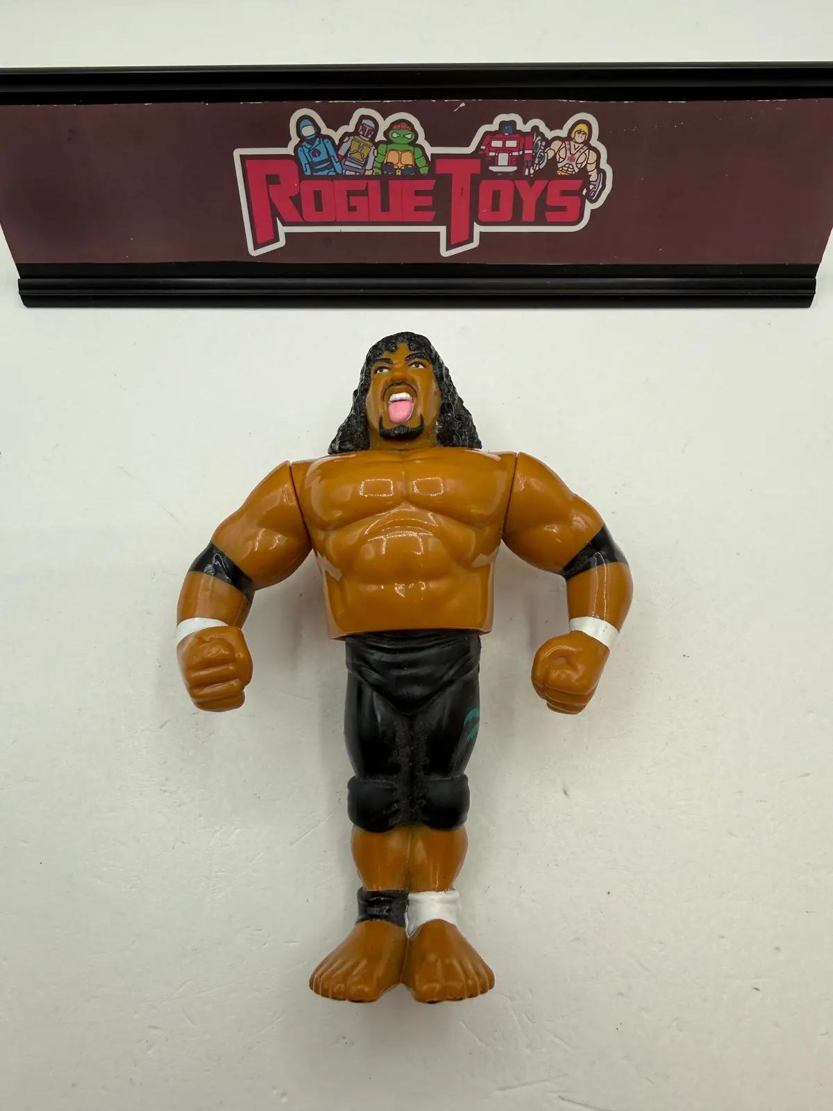 Hasbro Wwf Samu Of The Headshrinkers 1