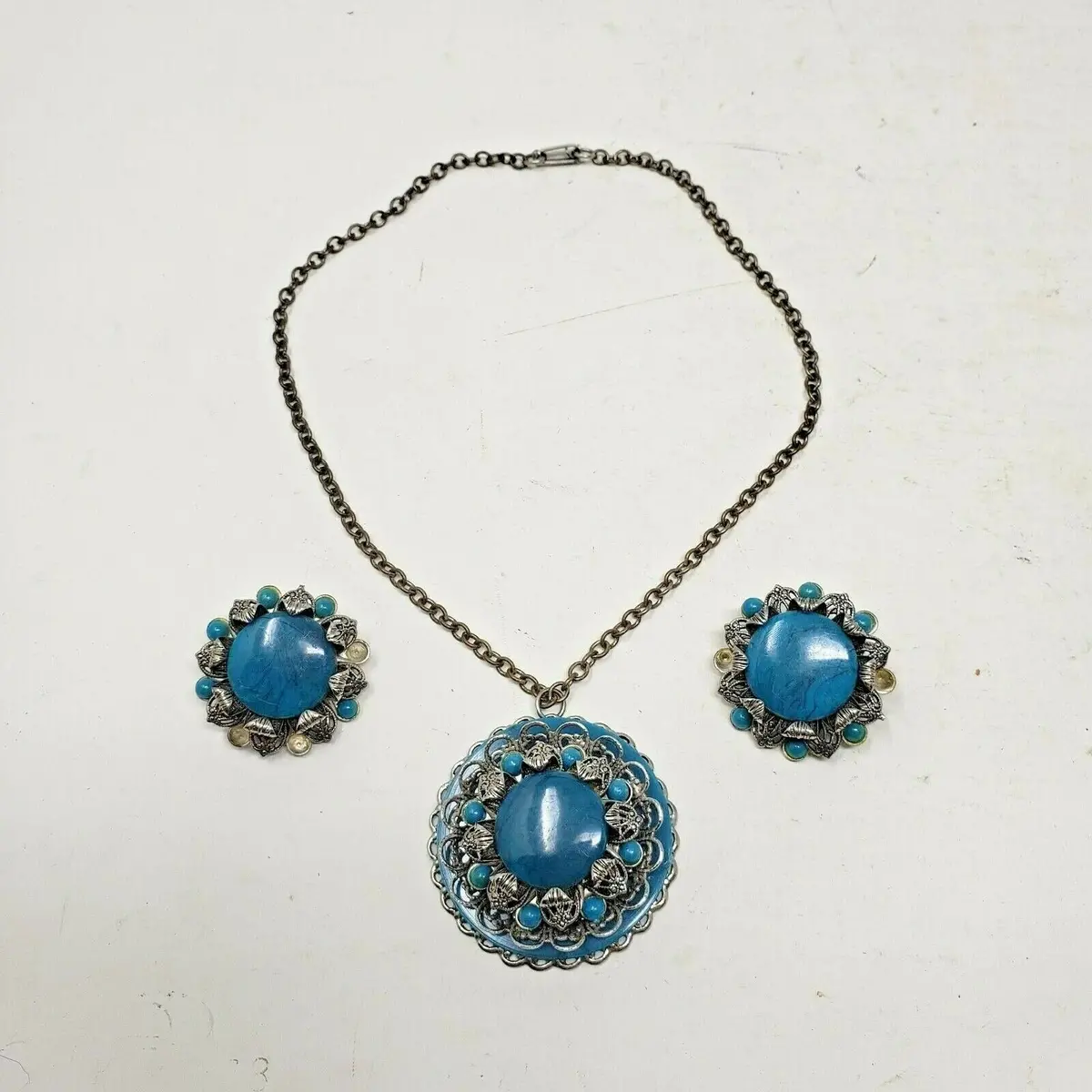 Turquoise Beads Medallion Pendant Silver Filigree Statement Necklace Earrings 1