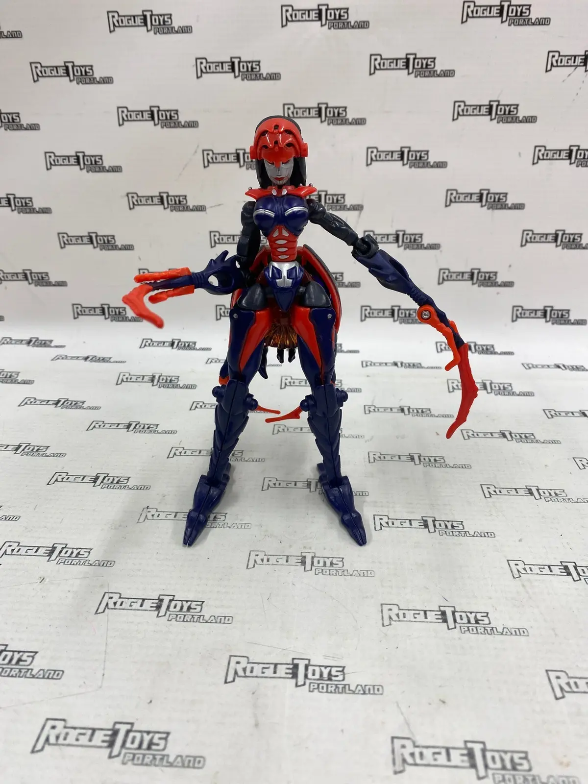 Transformers Universe Crystal Widow 1