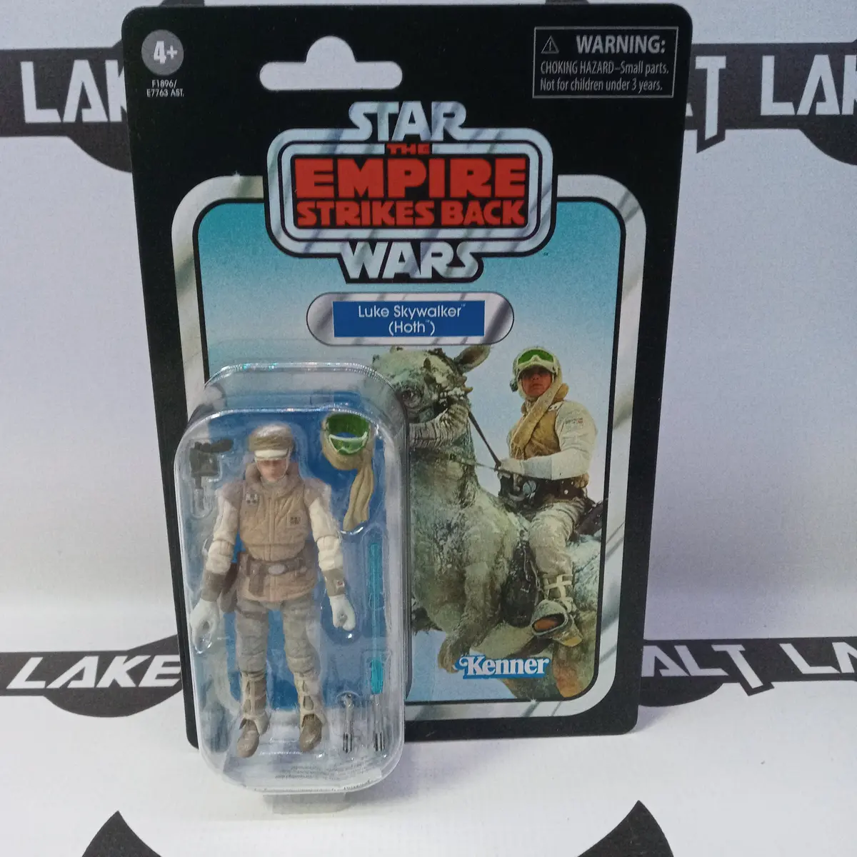 Hasbro Star Wars Vintage Collection Luke Skywalker (Hoth) 1