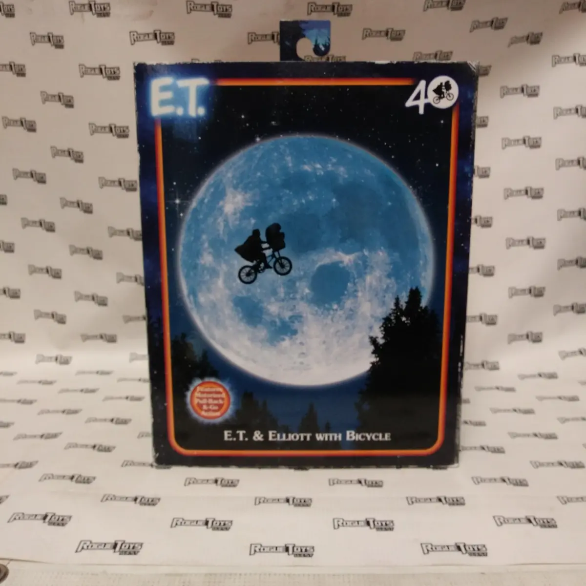Neca E.T. 40Th Anniversary: E.T. & Elliot With Bicycle 1