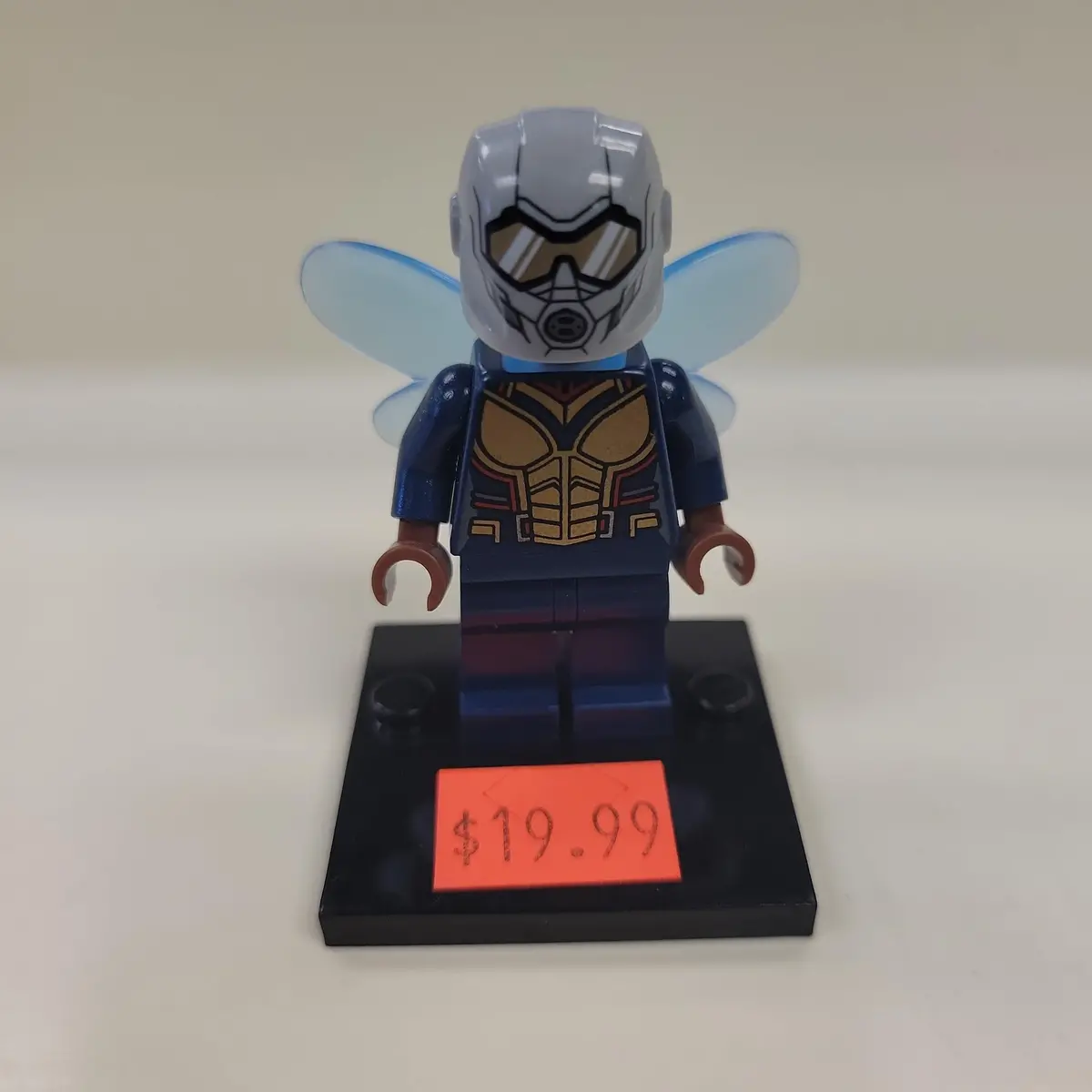 Lego Marvel Superheroes, The Wasp (Hope Van Dyne) Minifig 1