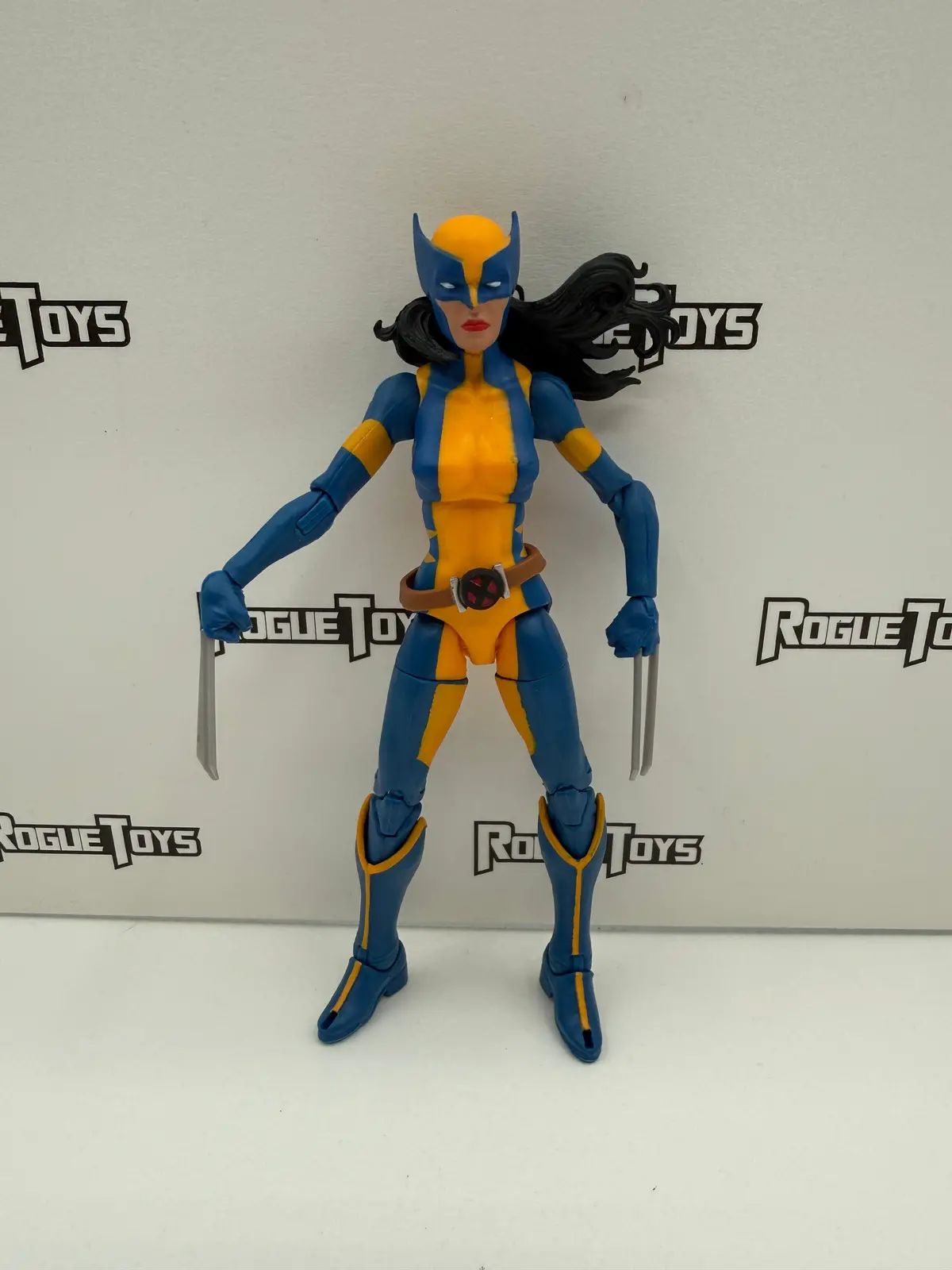 Hasbro Marvel Legends X-23 Wolverine Sauron 1