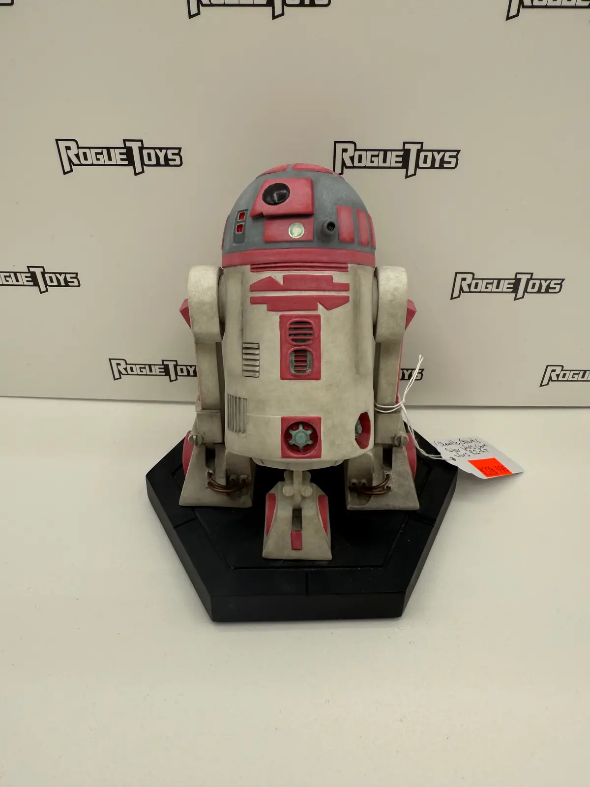 Gentle Giant Ltd. Star Wars: The Clone Wars R2-Kt Limited Edition Maquette (2014 Convention Exclusive) 1