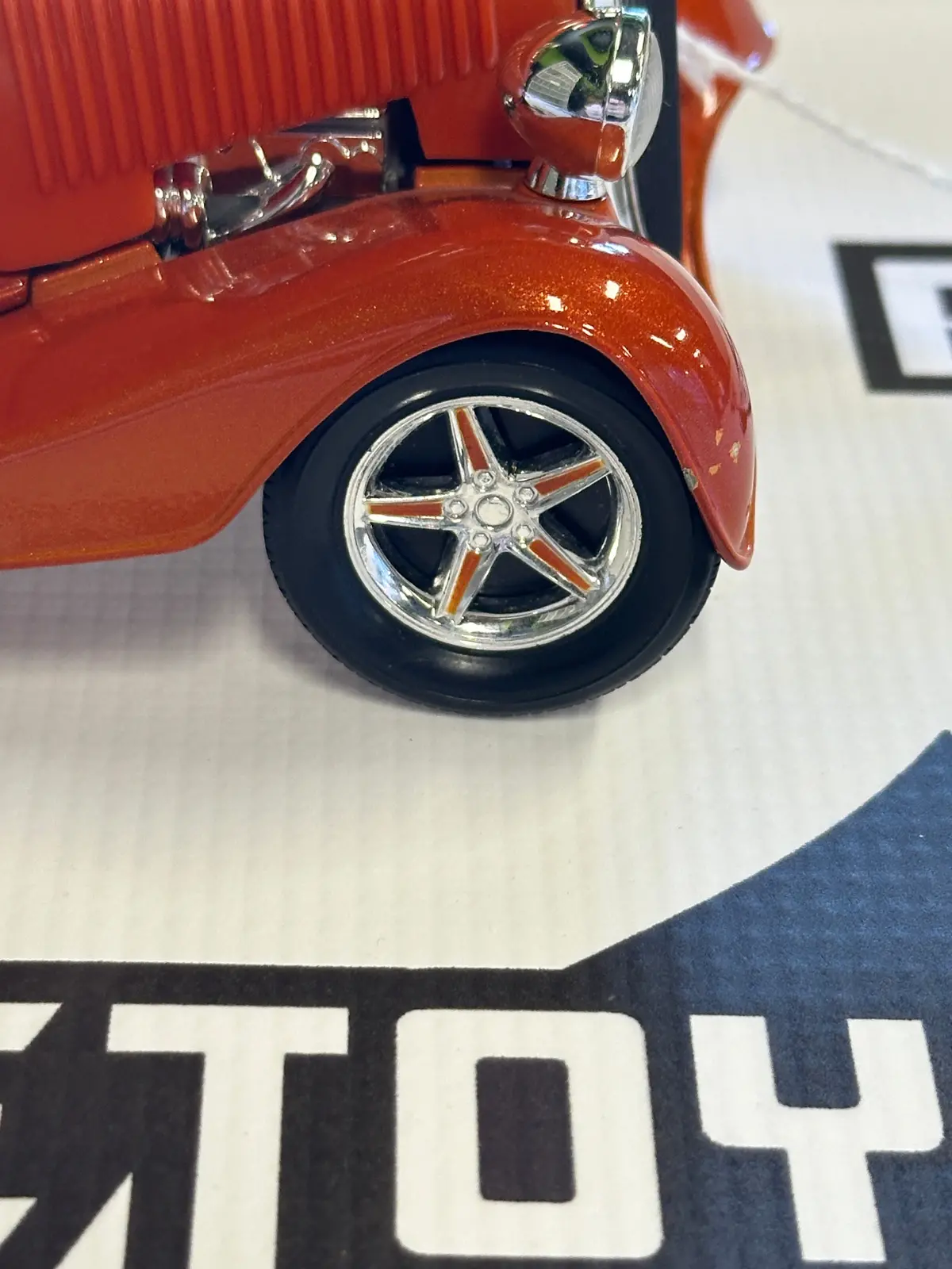 Ertl 1:18 1934 Ford Street Rod 1