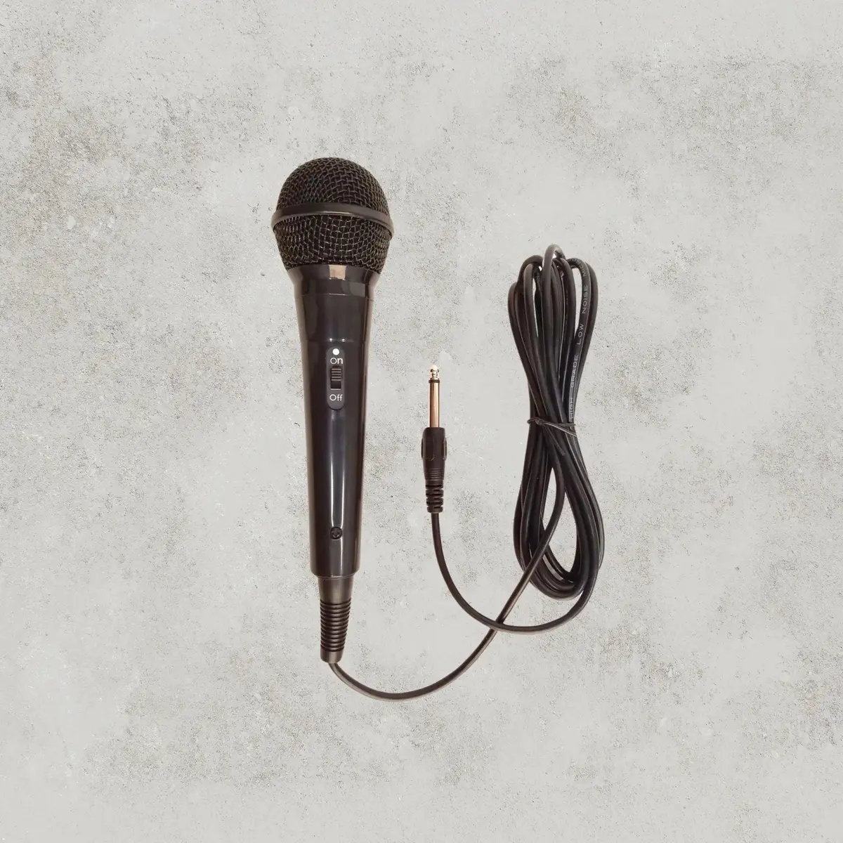 Wired Dynamic Microphone 1
