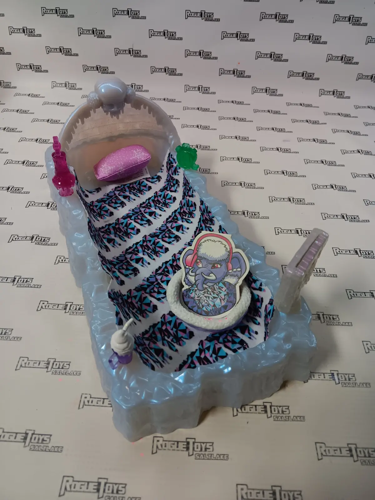 Mattel Monster High Abbey Bominable Bed Playset 1