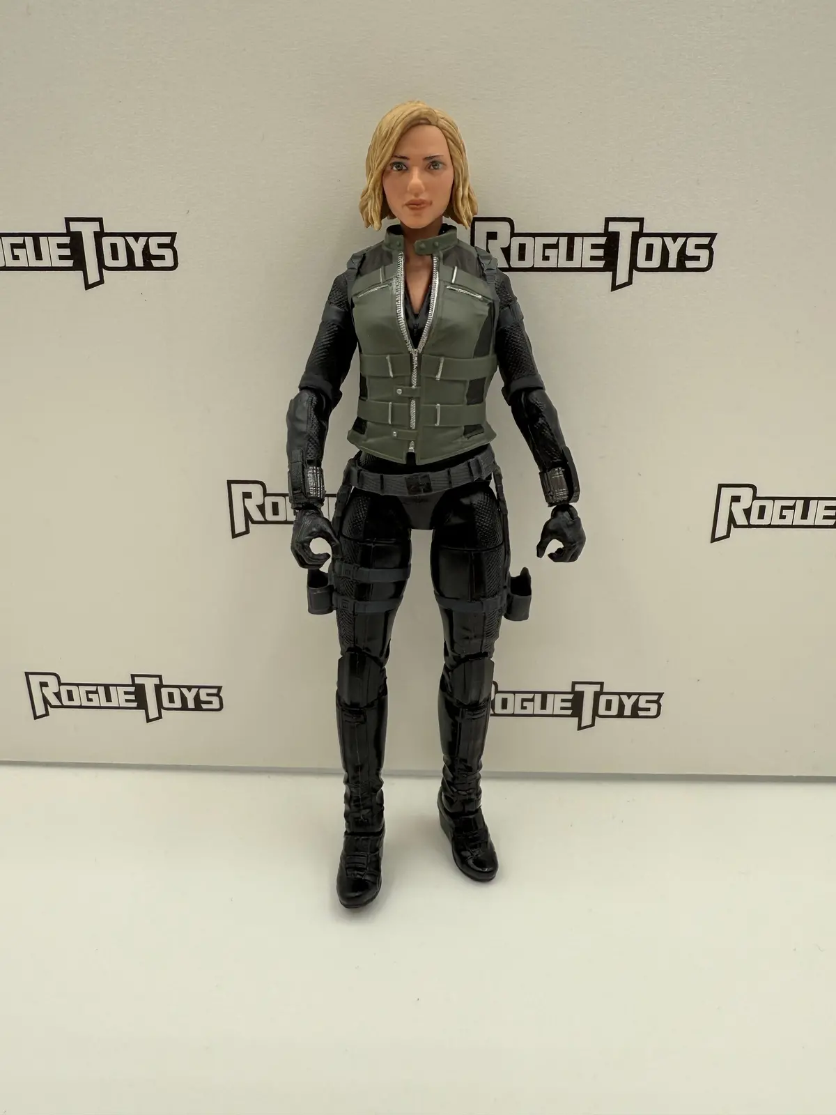 Hasbro Marvel Legends Avengers Infinity War Black Widow 1