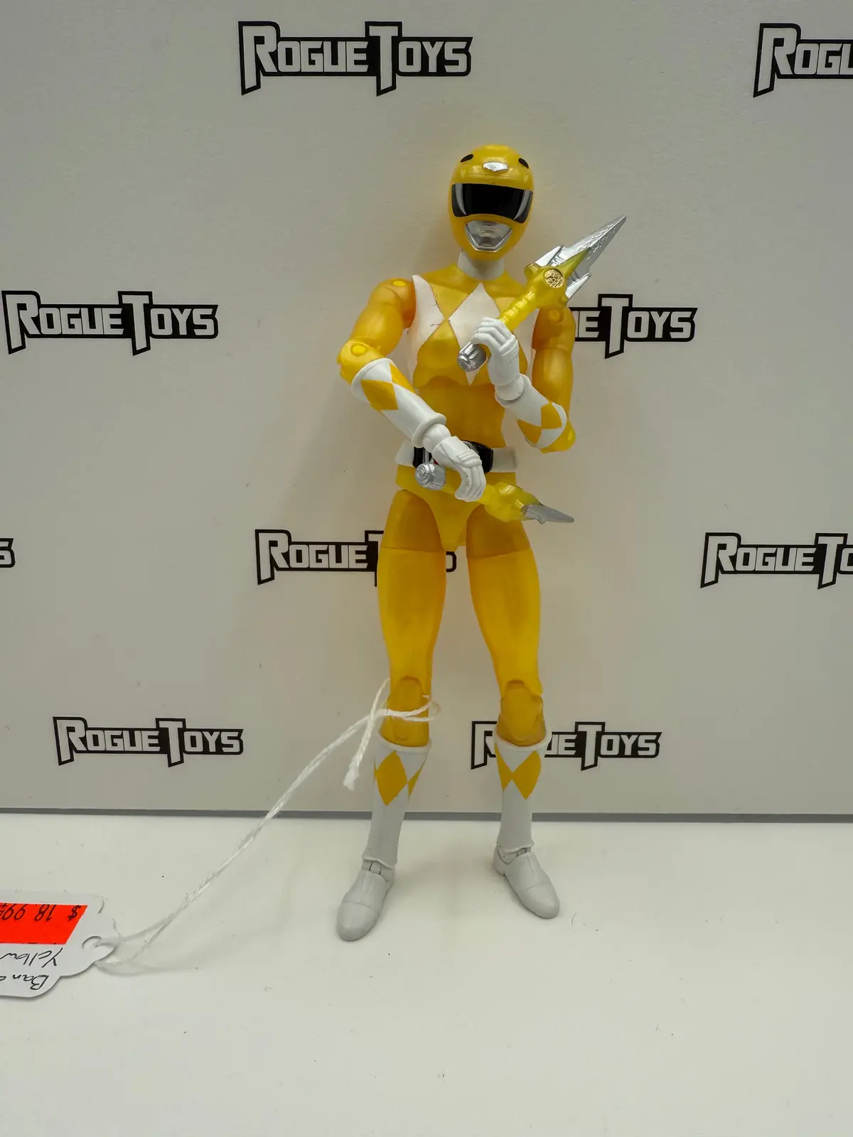 Bandai Mighty Morphin Power Rangers Legacy Collection Yellow Ranger 1