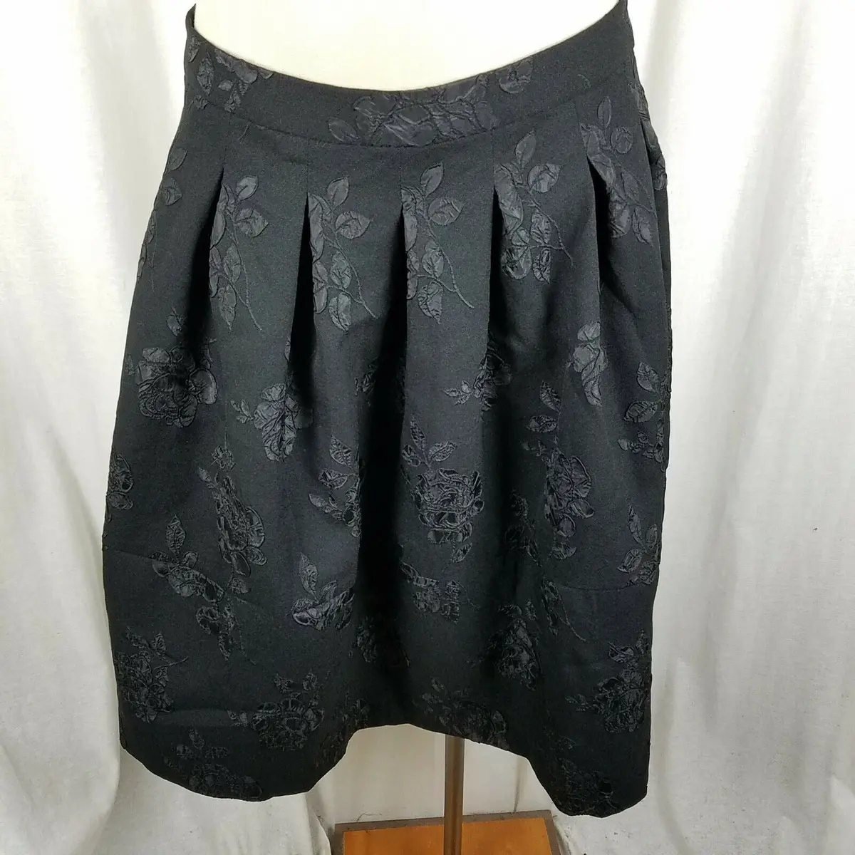 Elle Textured Floral Jacquard Pleated Short Twirl Skirt Womens 14 Aline Embossed 1