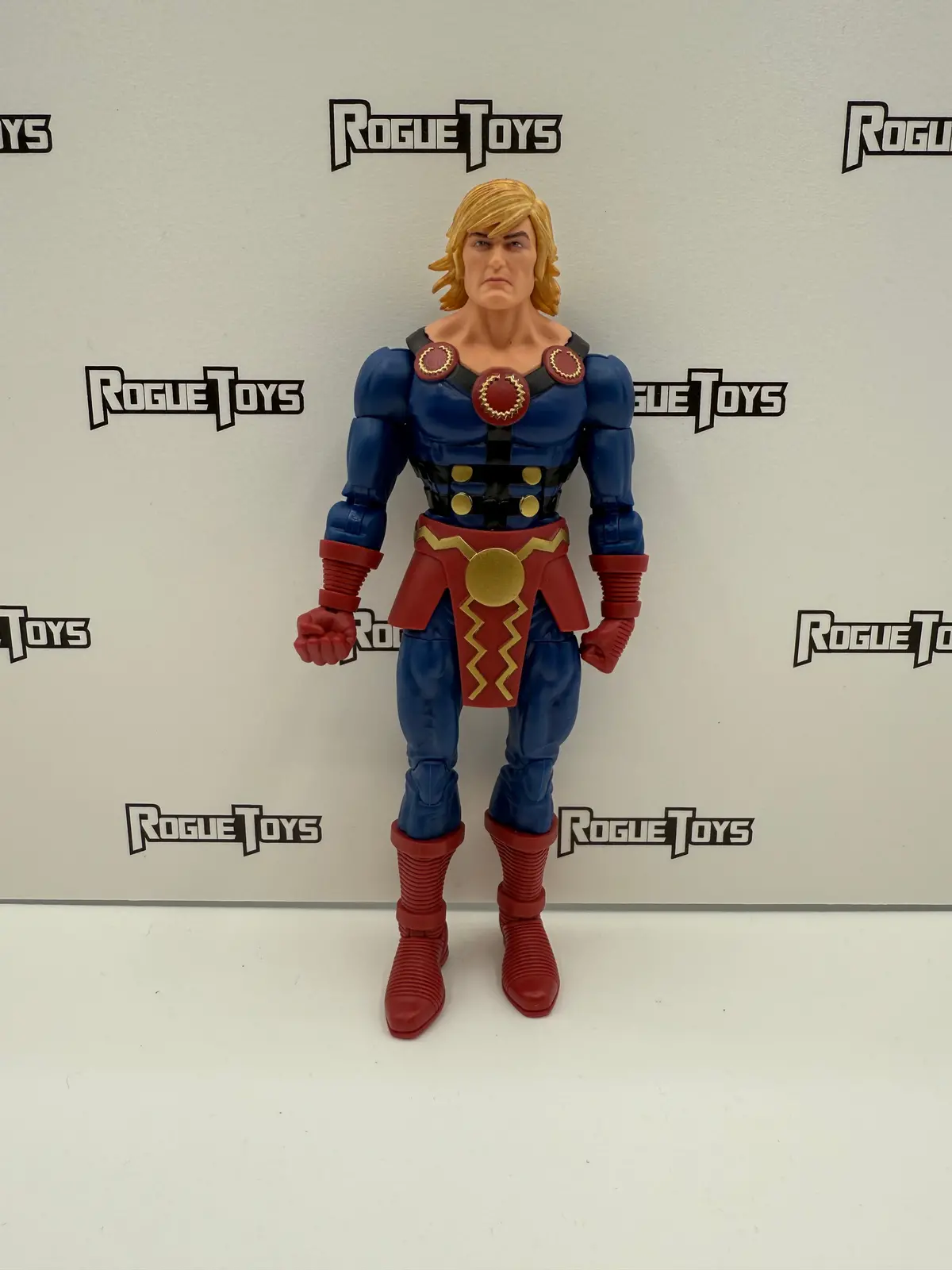 Hasbro Marvel Legends Ikaris 1