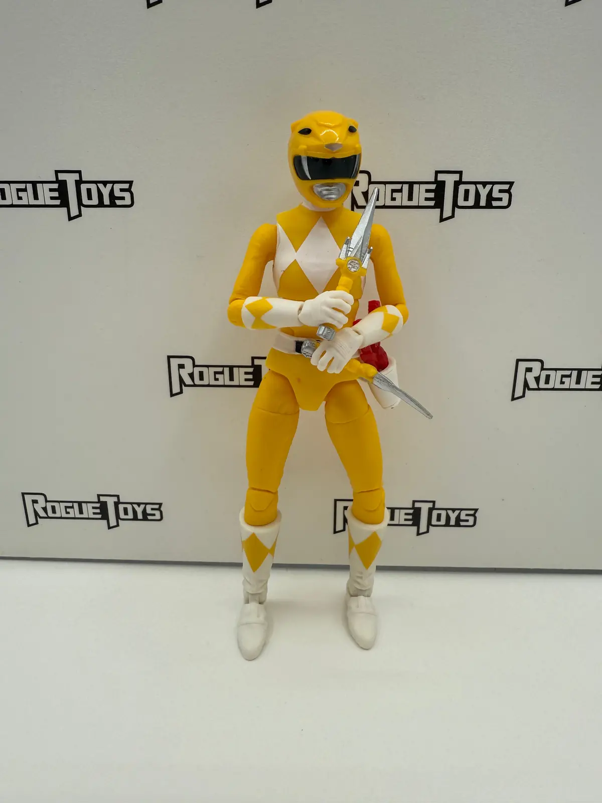 Hasbro Mighty Morphin Power Rangers (Mmpr) Lightning Collection Yellow Ranger 1