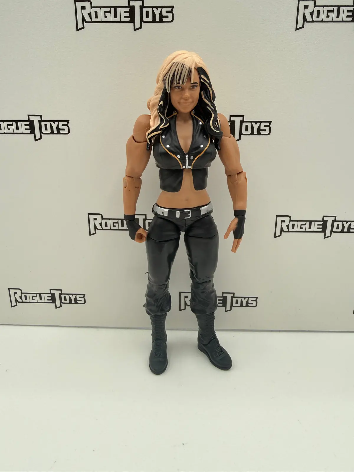 Mattel Wwe Basic Series 36 #12 Kaitlyn 1