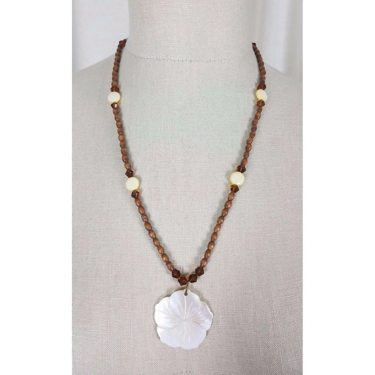 Carved Iridescent Mother Of Pearl Shell Pendant Wood Beads Necklace Jewelry 1
