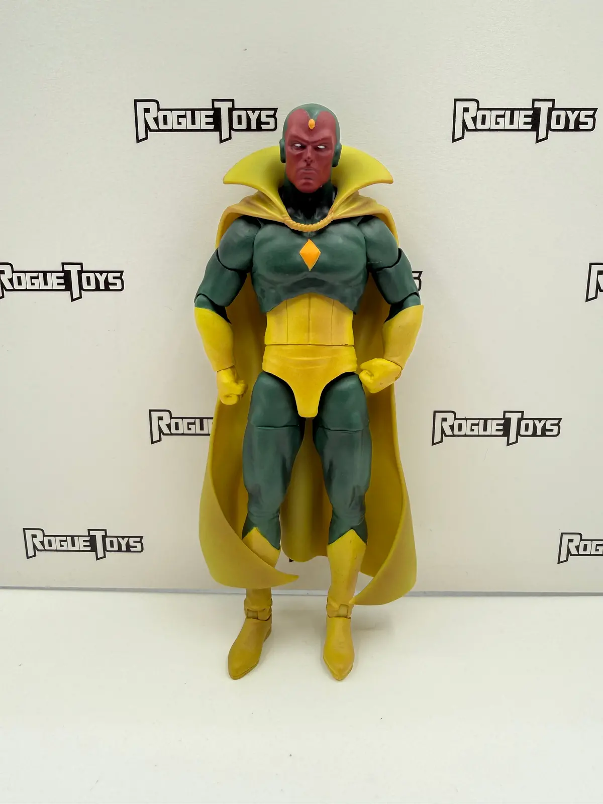 Diamond Select Toys Marvel Select Vision 1