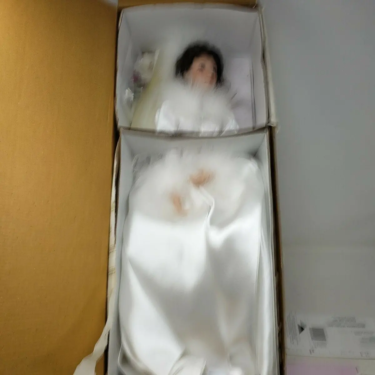 Vintage Ashton Drake Winter Romance Bride Doll White Wedding Dress Bridal 1