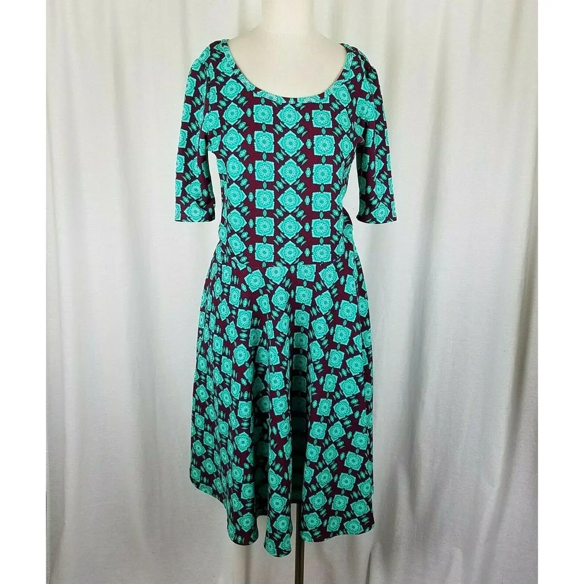 Lularoe Green Medallion Jersey Knit Dress Womens L Scoop Neck Twirl 3/4 Sleeve 1