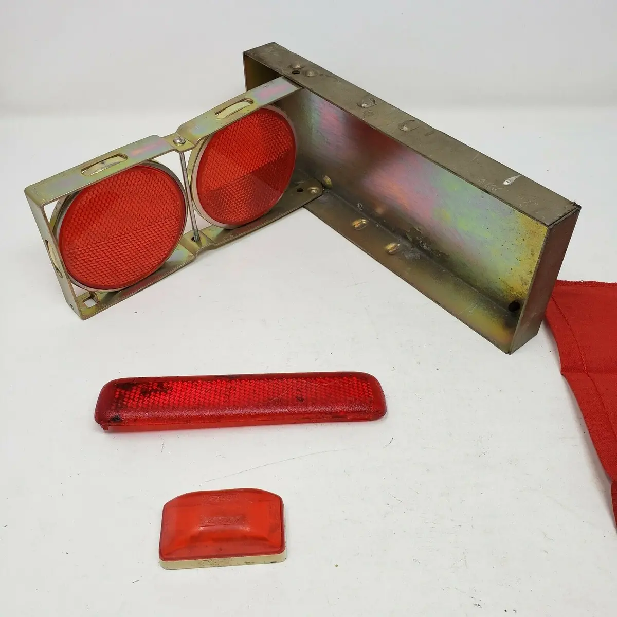 Vintage Cabco Flip Up Flare No. 995 With Flag Emergency Roadside Hexflex Safety 1