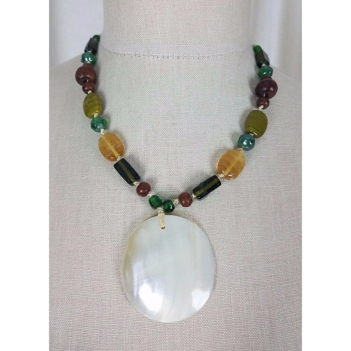 Zad Iridescent Mother Of Pearl Shell Pendant Beads Beaded Necklace Jewelry 1