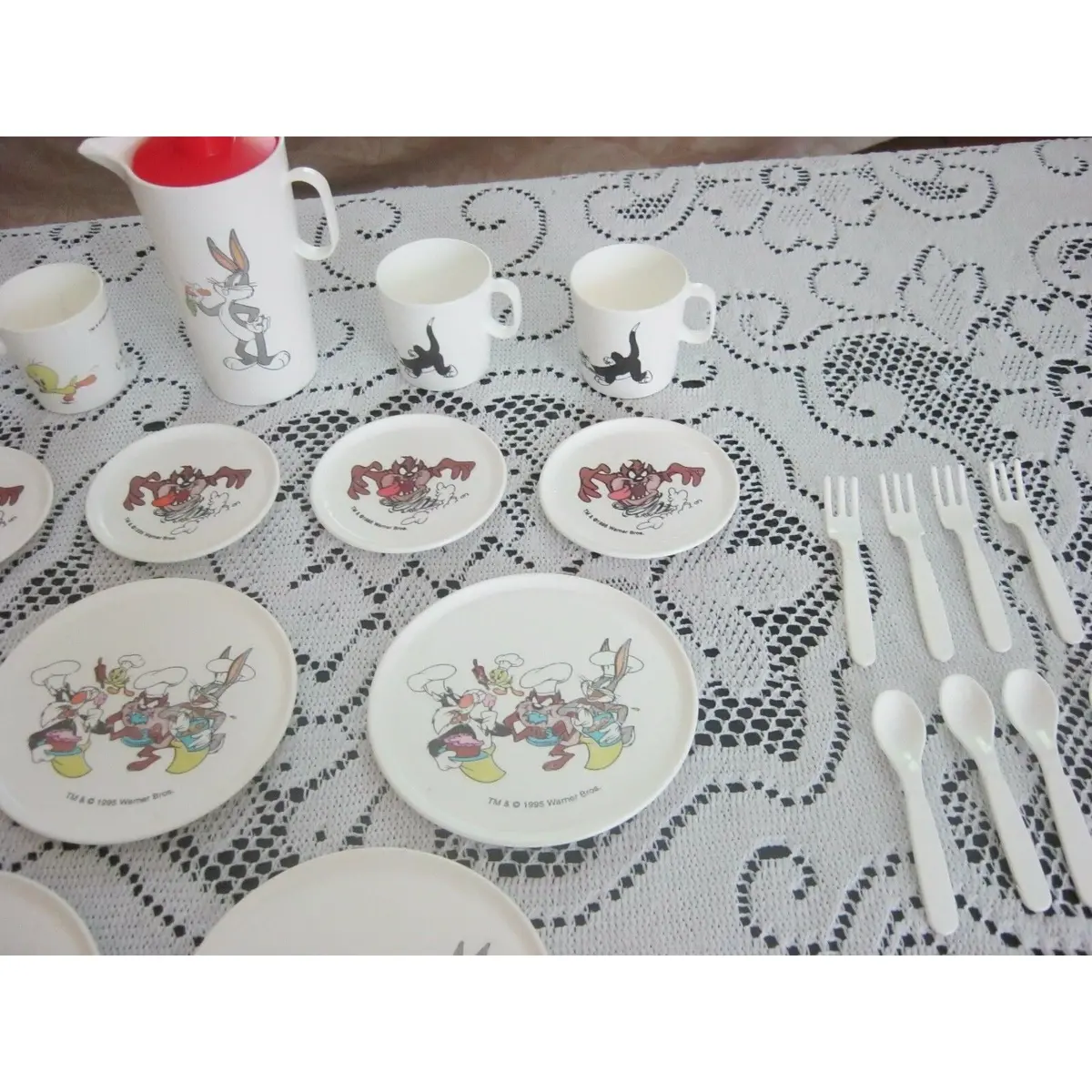Vintage 1995 Looney Tunes Plastic Tea Set Bugs Bunny Warner Bros. Chilton Globe 1