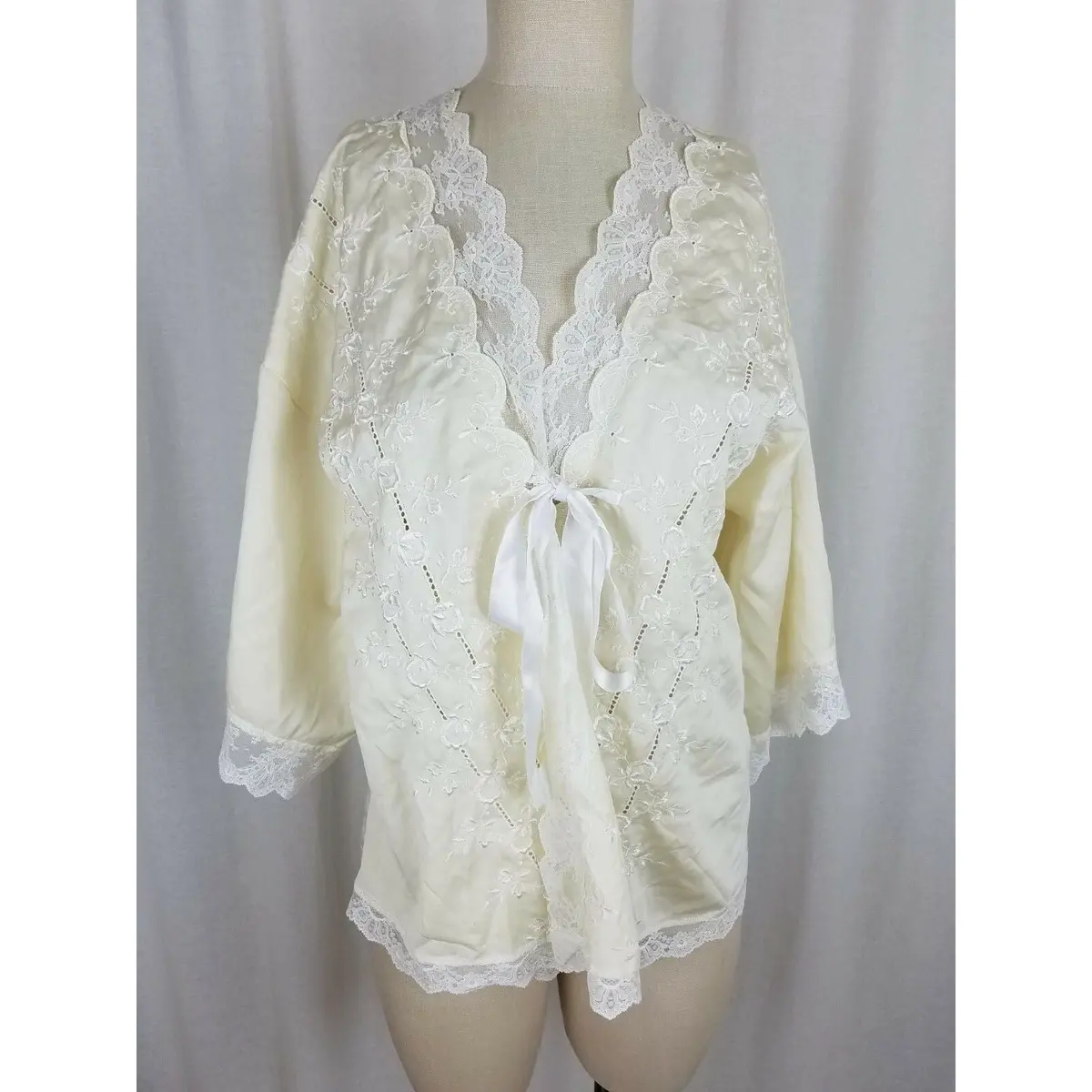 Vintage Victoria's Secret Lace Satin Bed Jacket Sash Short Robe Womens S Usa 70S 1