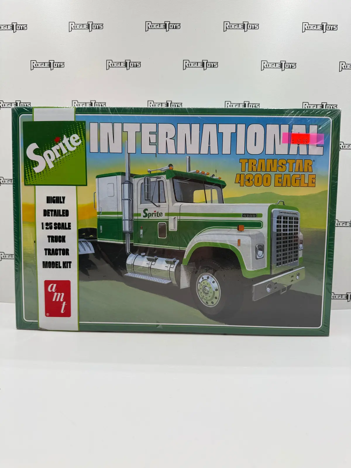 Amt X Sprite International Transfer 4300 Eagle 1/25 Scale Truck Tractor Model Kit 1