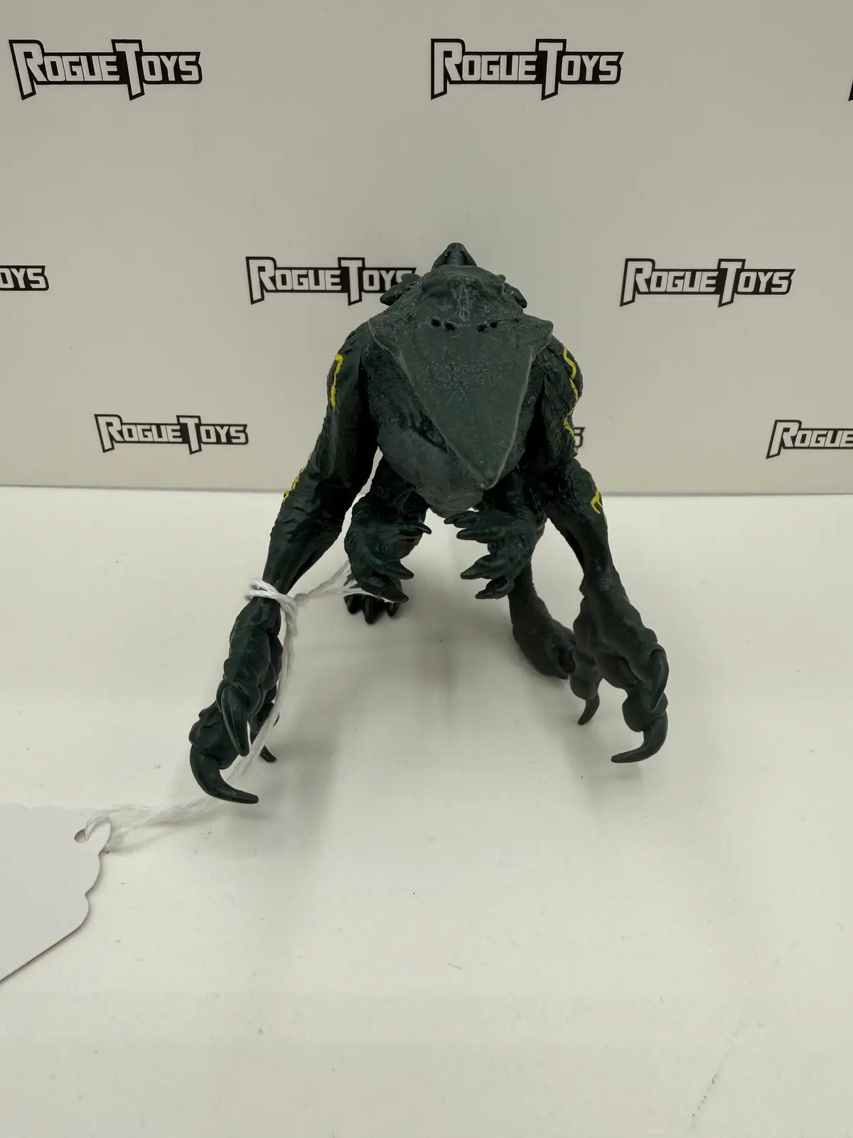 Pacific Rim: Aftermath Knifehead Kaiju 1