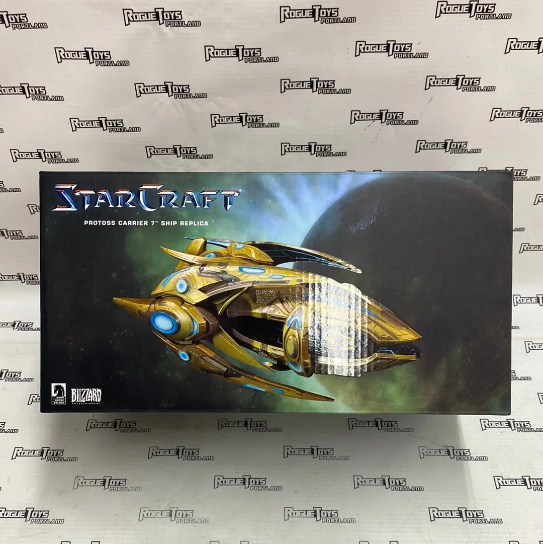 Dark Horse Deluxe Star Craft Photoss Carrier 7” Ship Relica 1