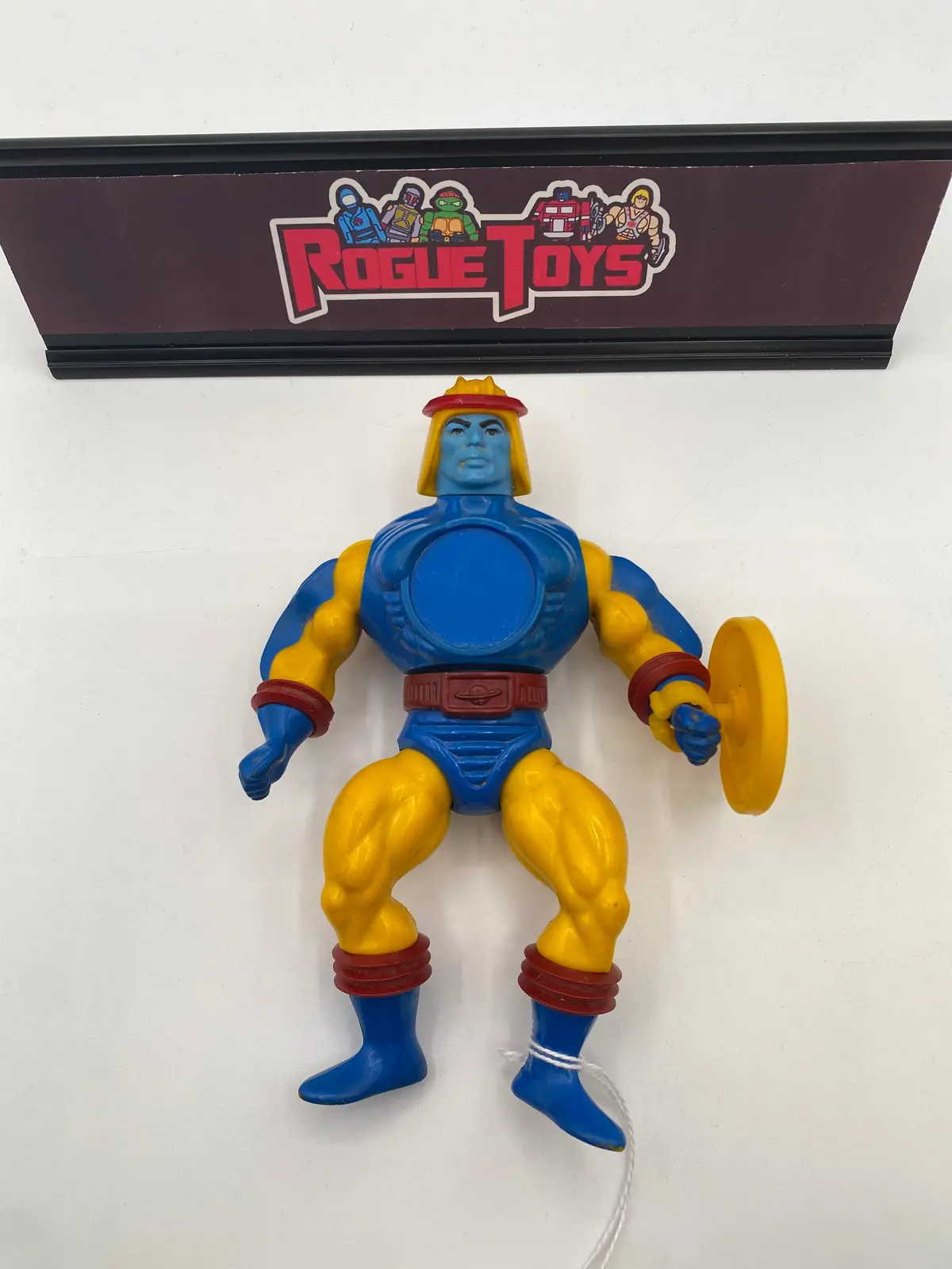 Mattel Vintage Masters Of The Universe Sy-Klone W/ Shield 1