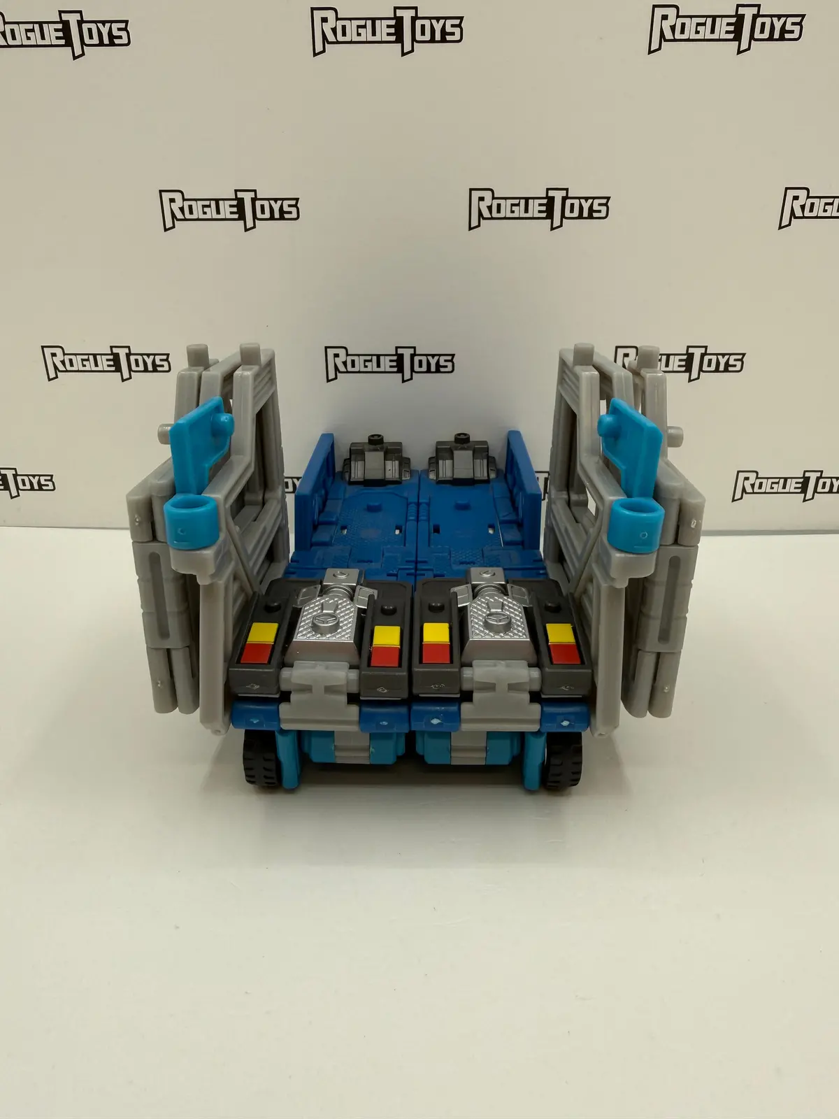 Hasbro Transformers Robots In Disguise 2001 Ultra Magnus Parts 1
