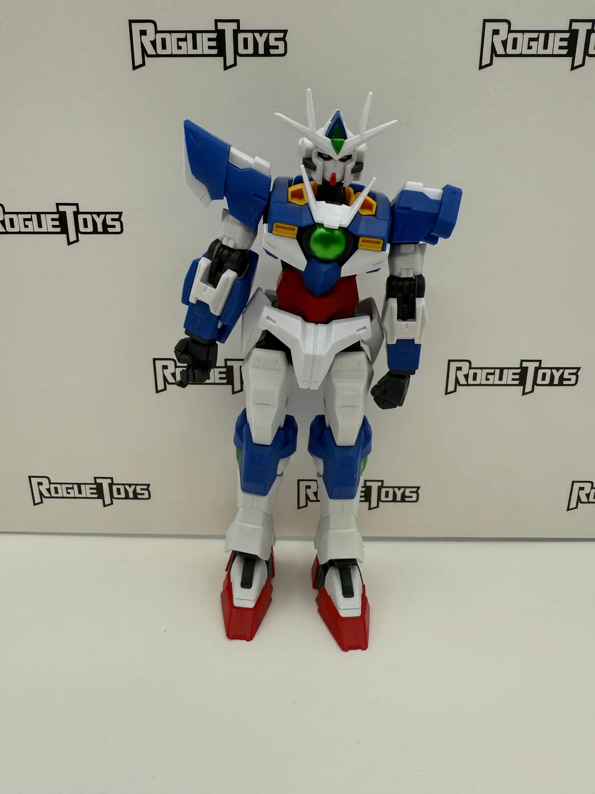 Bandai Spirits Gundam Universe Mobile Suit Gundam 00 The Movie: A Wakening Of The Trailblazer Gnt-0000 00 Qan[T] 1