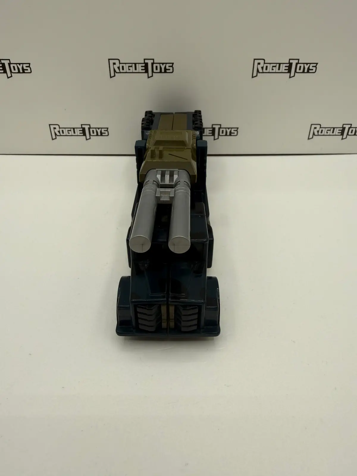 Hasbro Transformers G1 Onslaught 1