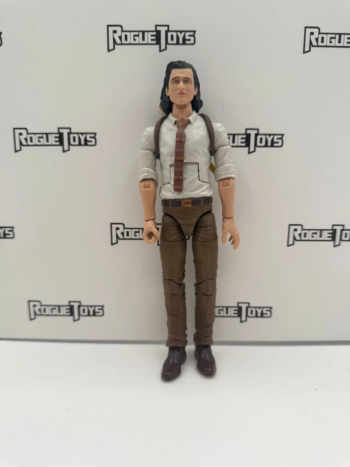 Hasbro Marvel Legends Loki (Teserrack Exclusive) 1