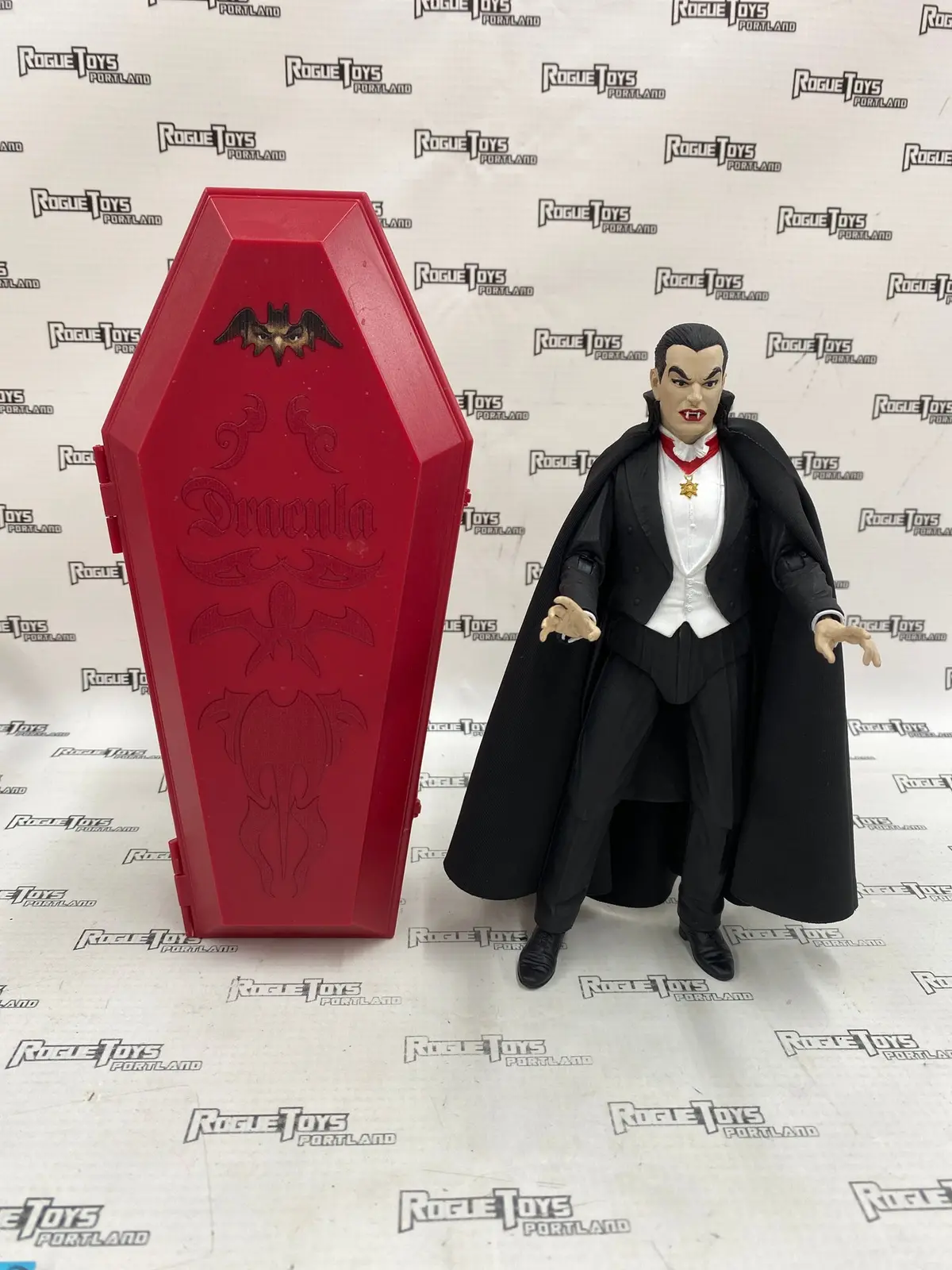 Neca Crypt Club Dracula With Coffin 1