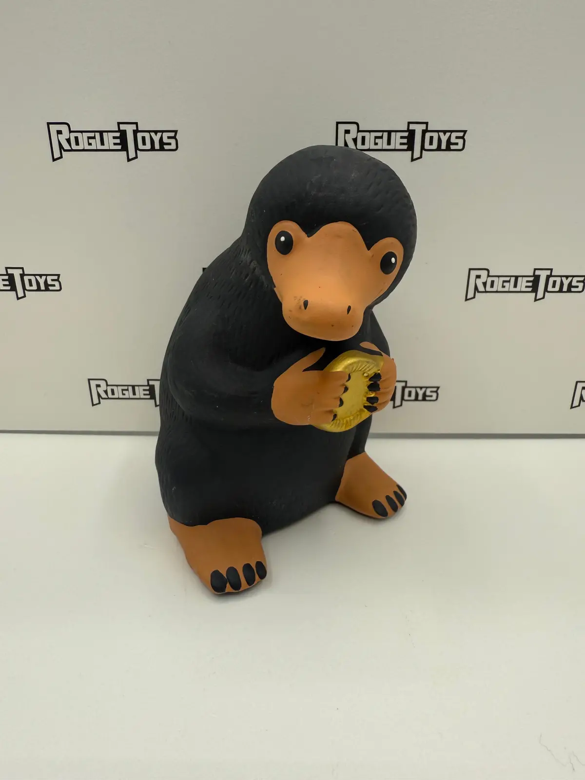 Warner Bros. Fantastic Beasts And Where To Find Them Ceramic Niffler Coin Bank 1