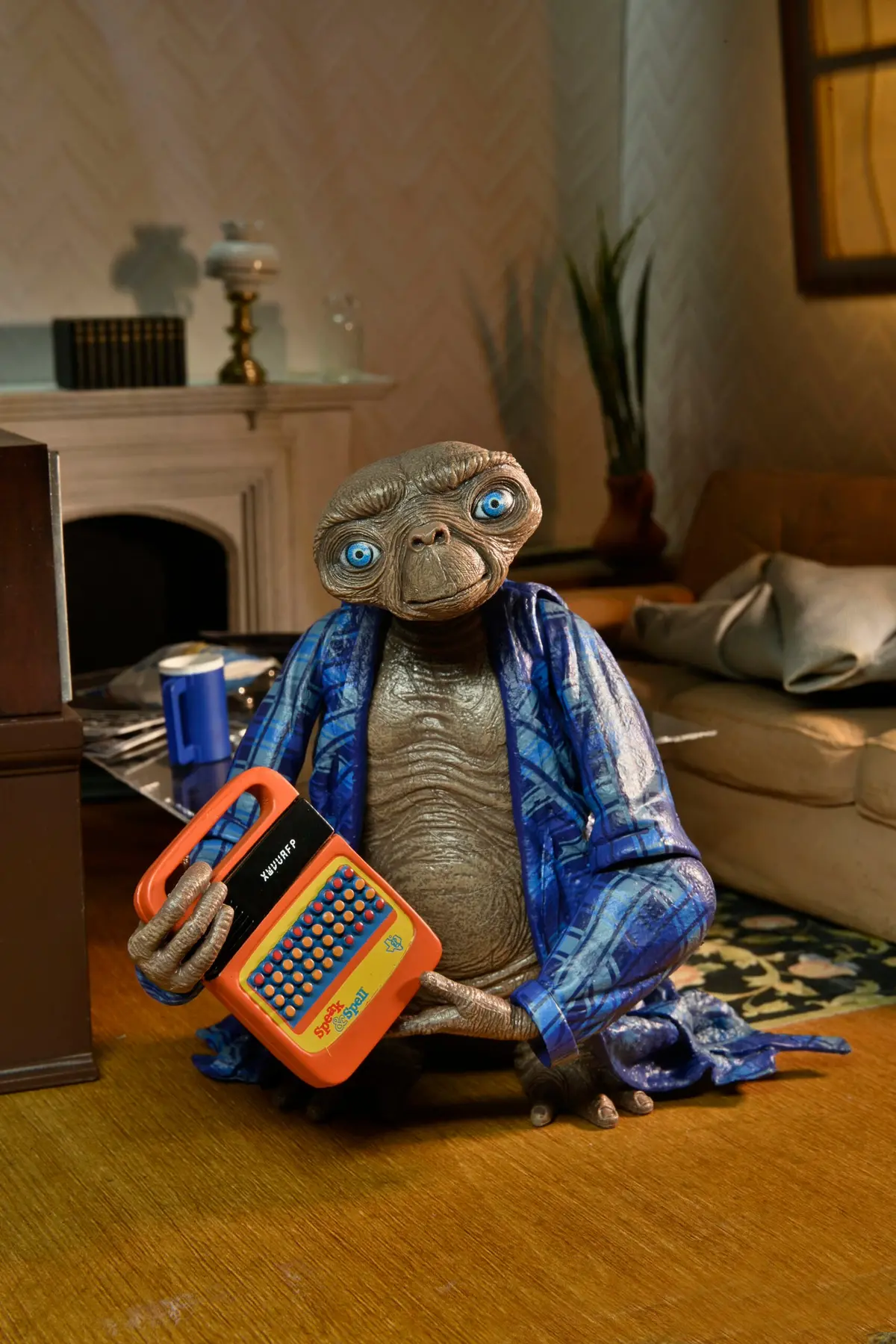 Neca Ultimate E.T. The Extra-Terrestrial 40Th Anniversary Telepathic E.T. Action Figure (55078) 2