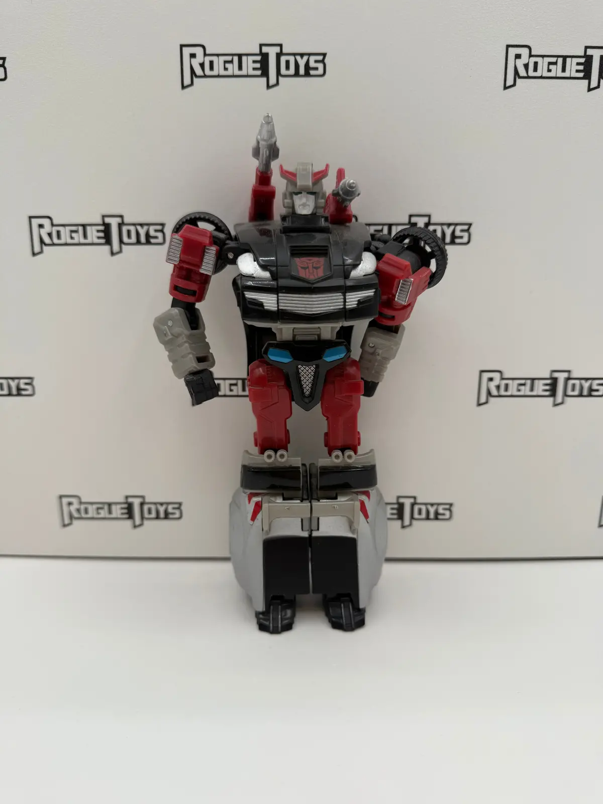 Hasbro Transformers Universe 2 Deluxe Class Autobot Silverstreak 1