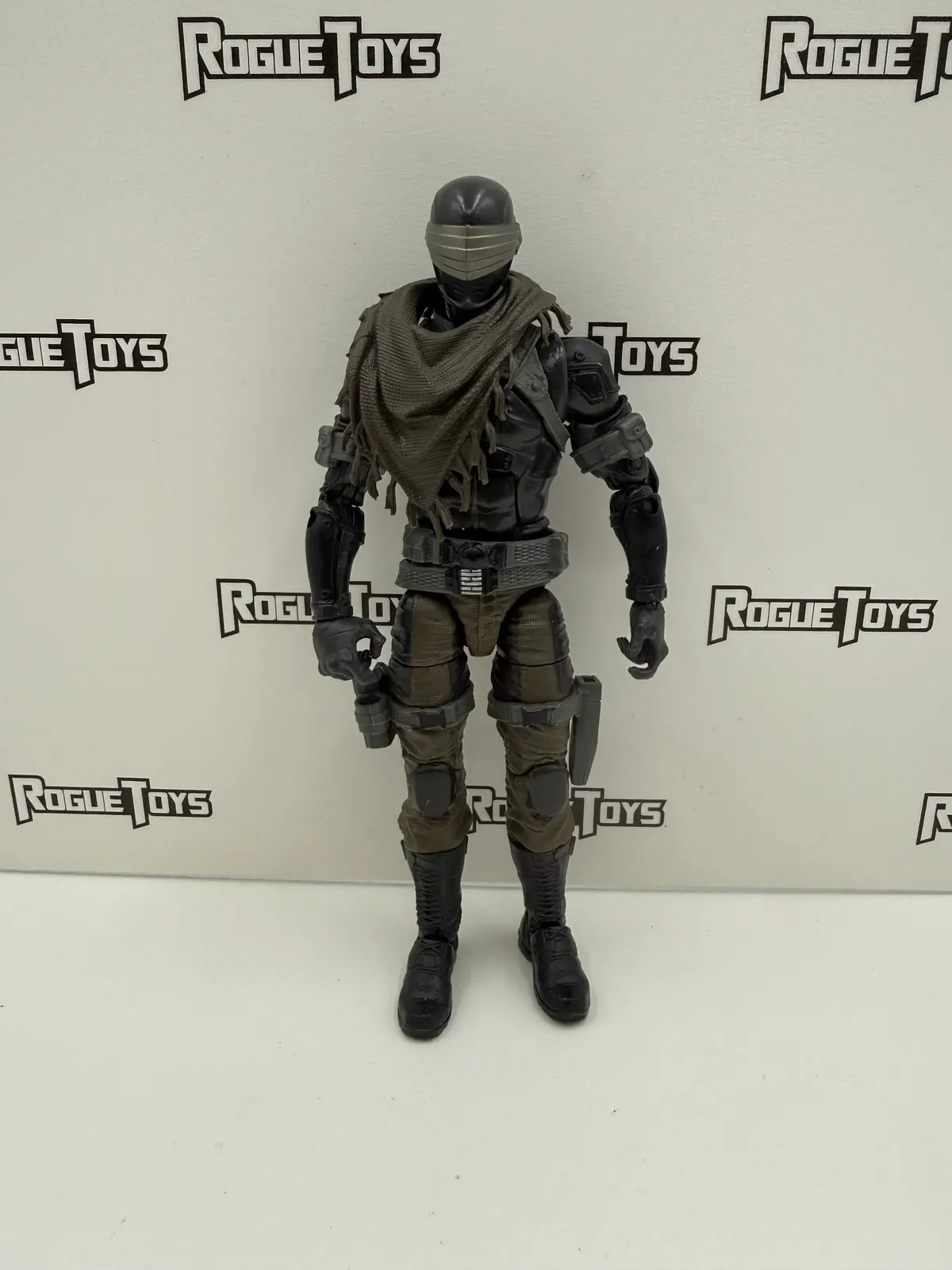 Hasbro G.I. Joe Classified Snake Eyes And Timber 1