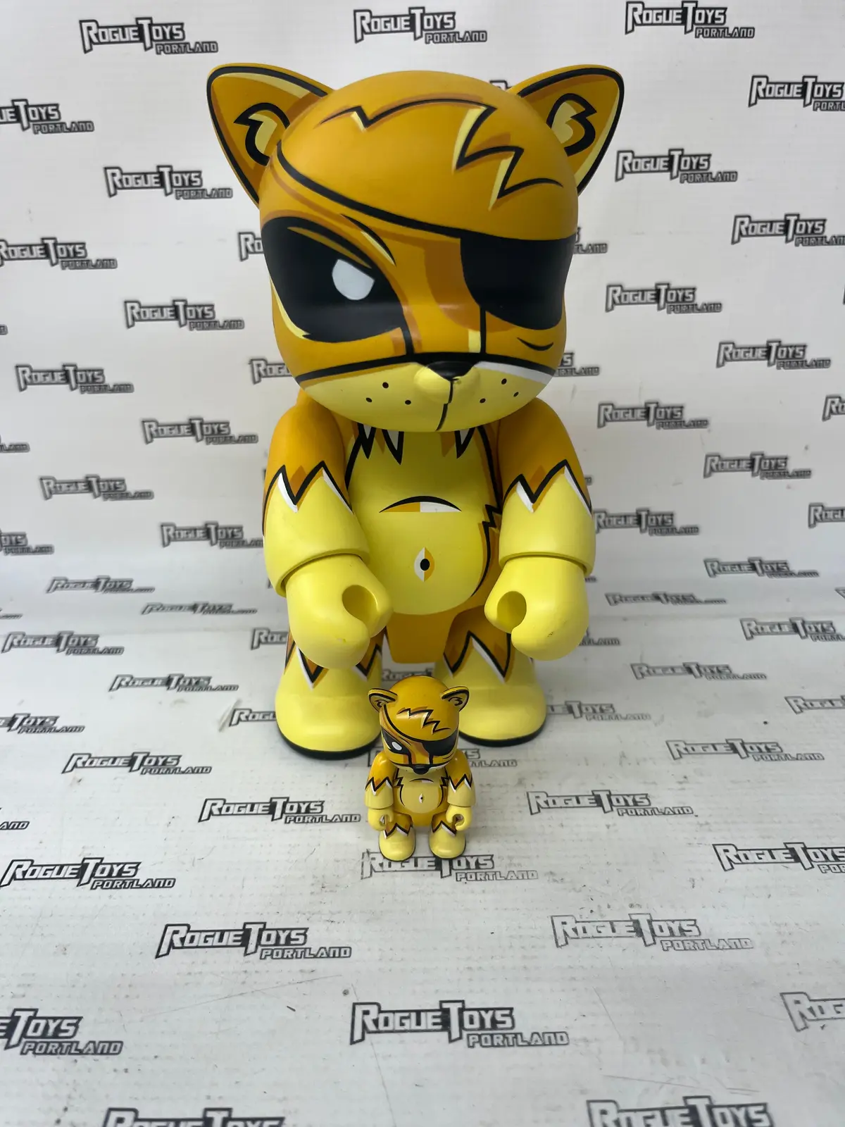 Toy2r Qee Collection Toxic Swamp Cat Yellow Version By Joe Ledbetter 1