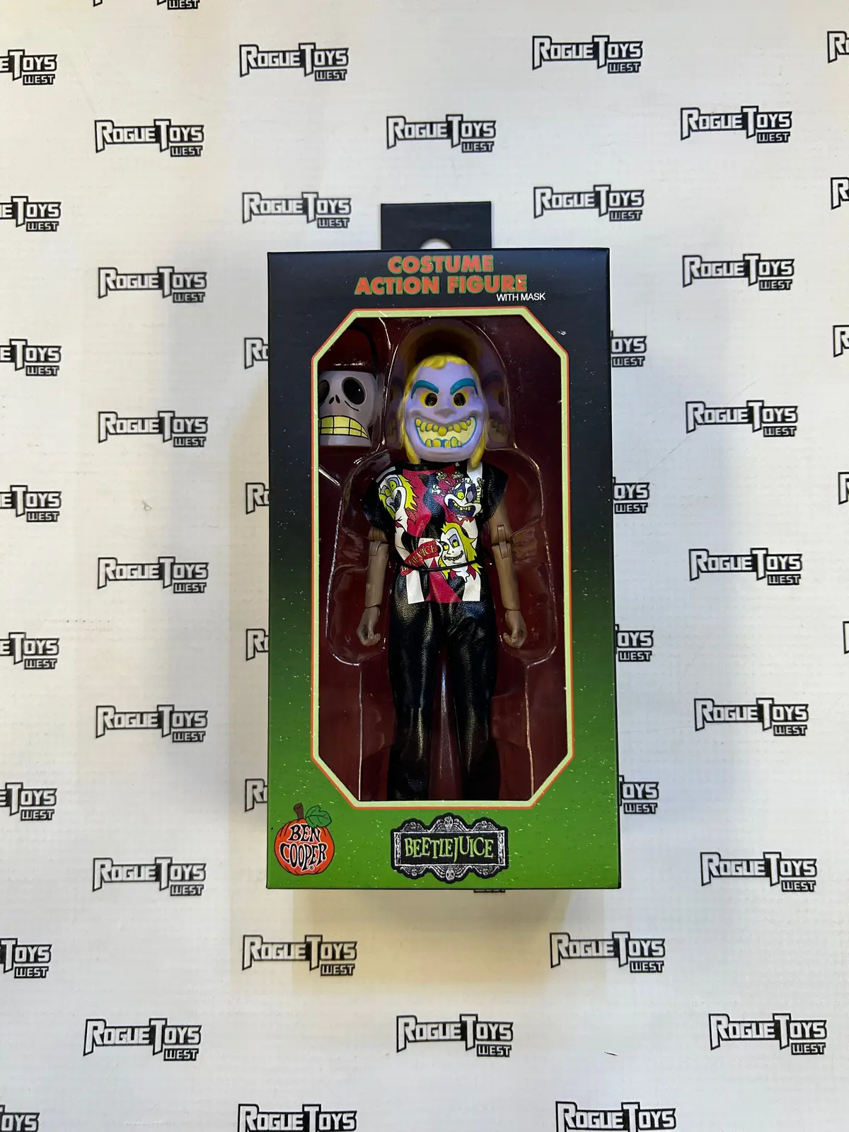 Neca Ben Cooper Beetlejuice Costume Figure 1