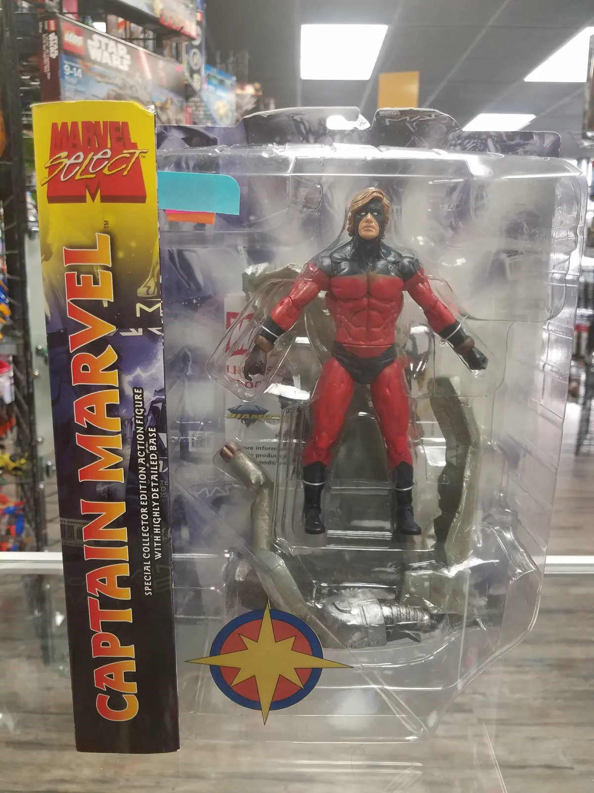 Diamond Select Marvel Captain Marvel 1