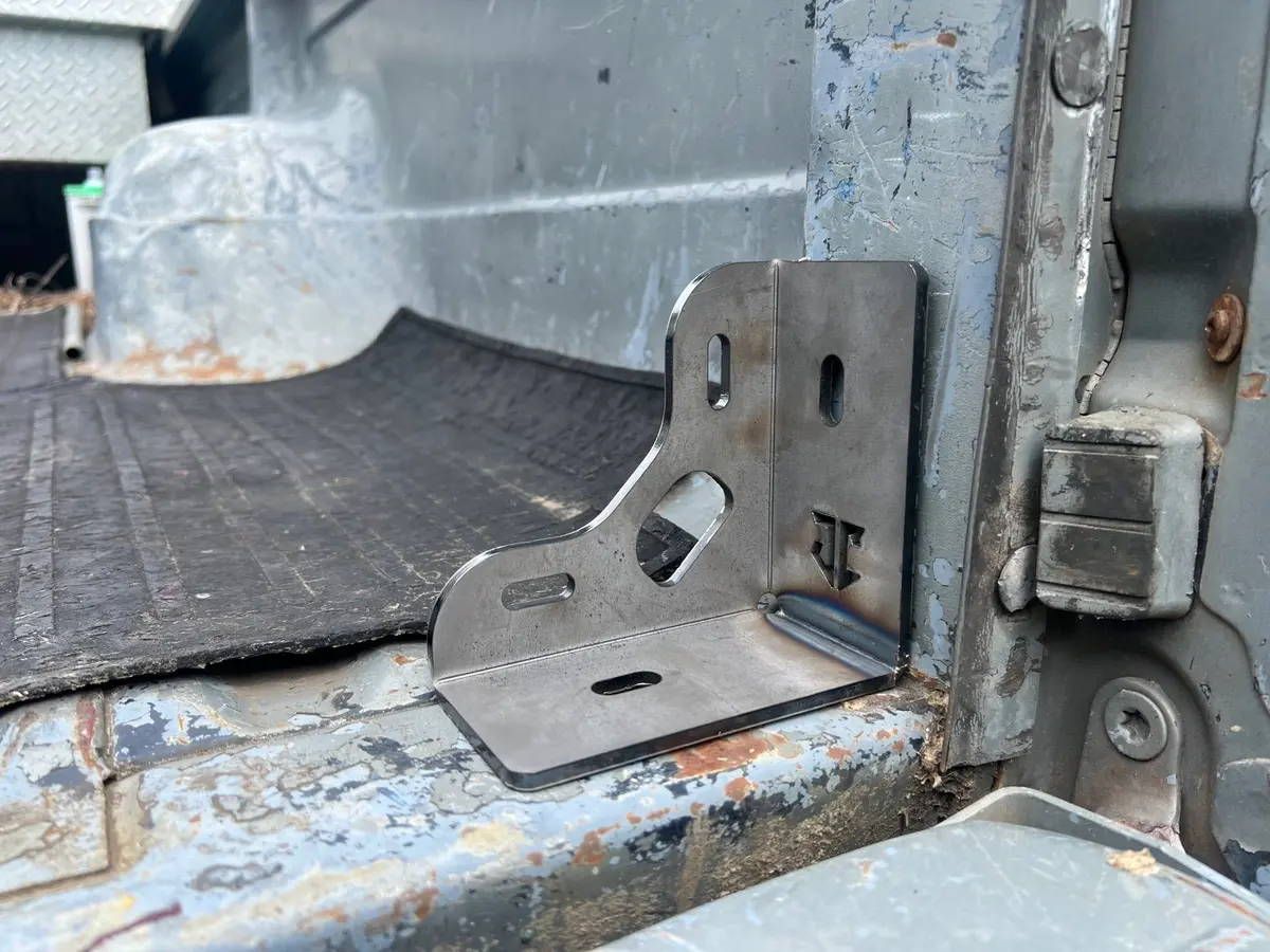 Ford 80-97 F-Series Mini Bed Stiffeners/Tie Downs 1