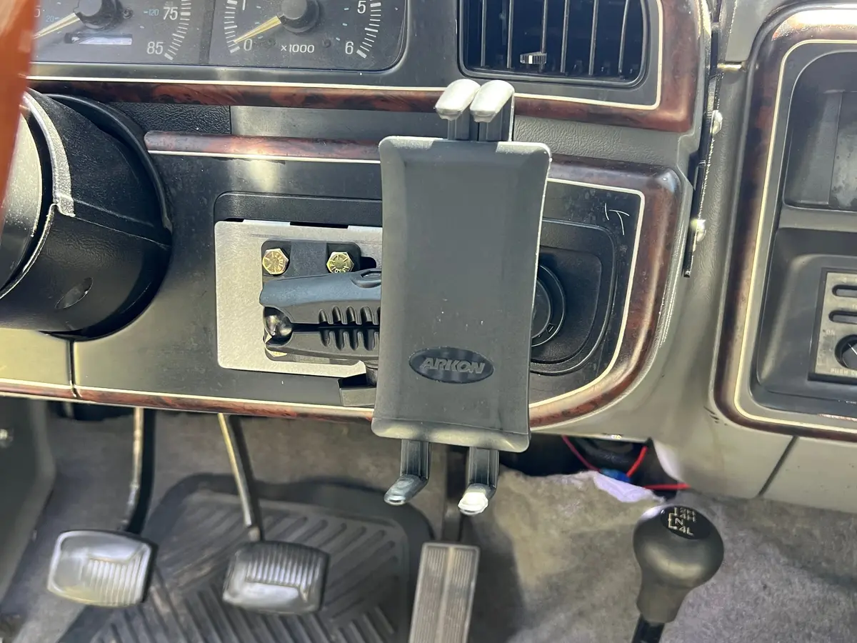 Jc Customs Ford Bricknose Cell Phone Mount - 1987-1991 Ford F-Series & Bronco 1