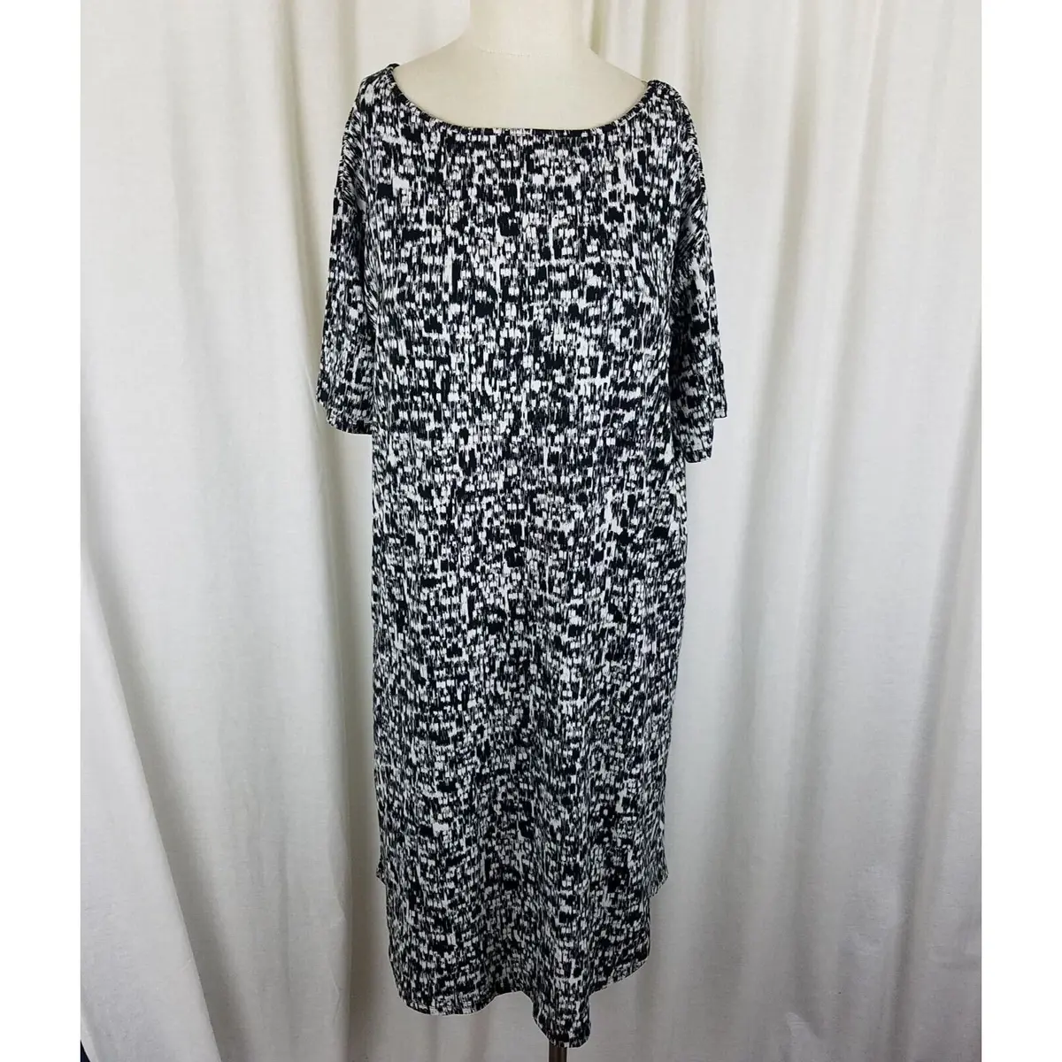 J.Jill Wearever Collection Stretch Shift Dress Womens M Black & White Abstract 1