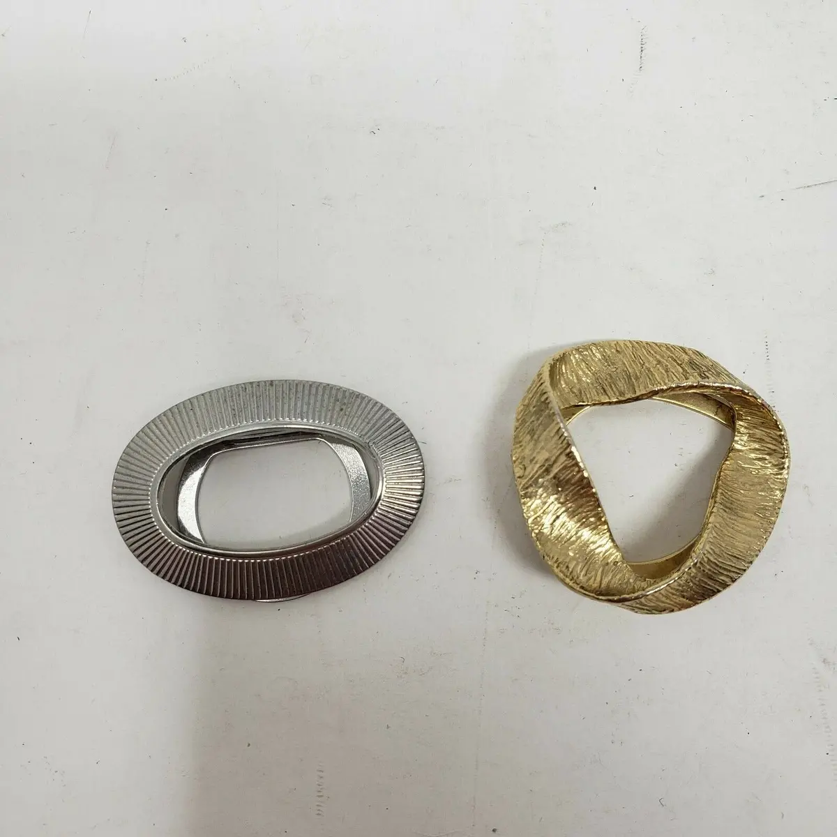 Vintage Lot Of 2 Scarf Clips Pins Brooch Metal Jewelry Gold Silver Oval Triangle 1