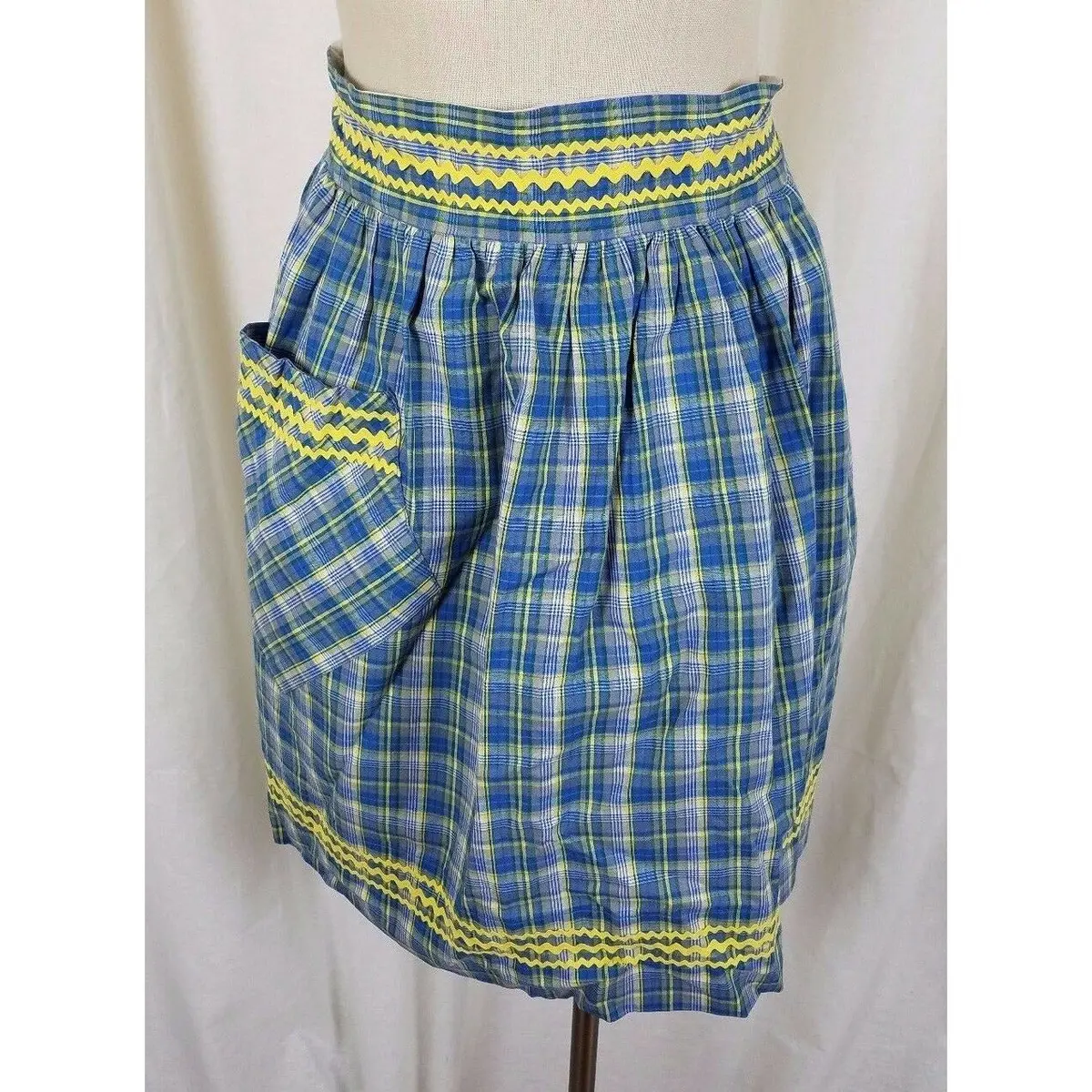 Vintage Gingham Girl Plaid Reversible Apron Mid Century Textile Cotton Ric Rac 1