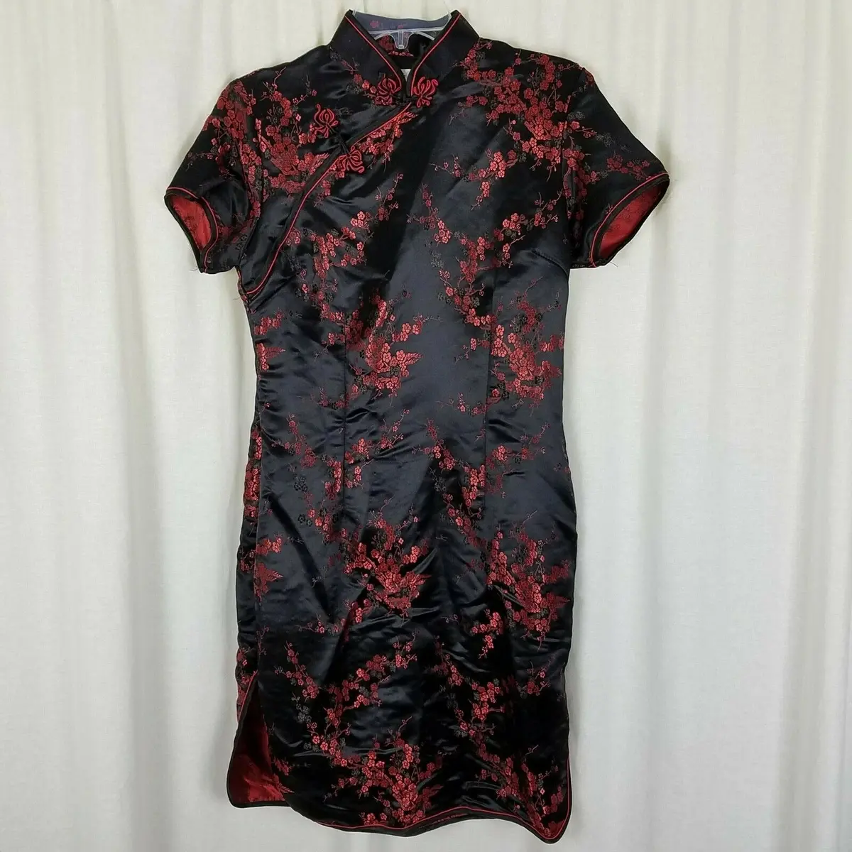 Vintage Tang Yi Cheongsam Womens 38 Dress Asian Chinese Traditional Clothing Red 1